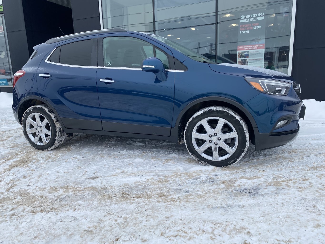 2019 BUICK ENCORE ESSENCE AWD W/LEATHER SEATS, SUNROOF, HEATED SEATS, REAR VIEW CAMERA, REMOTE START AND NAVIGATION!!