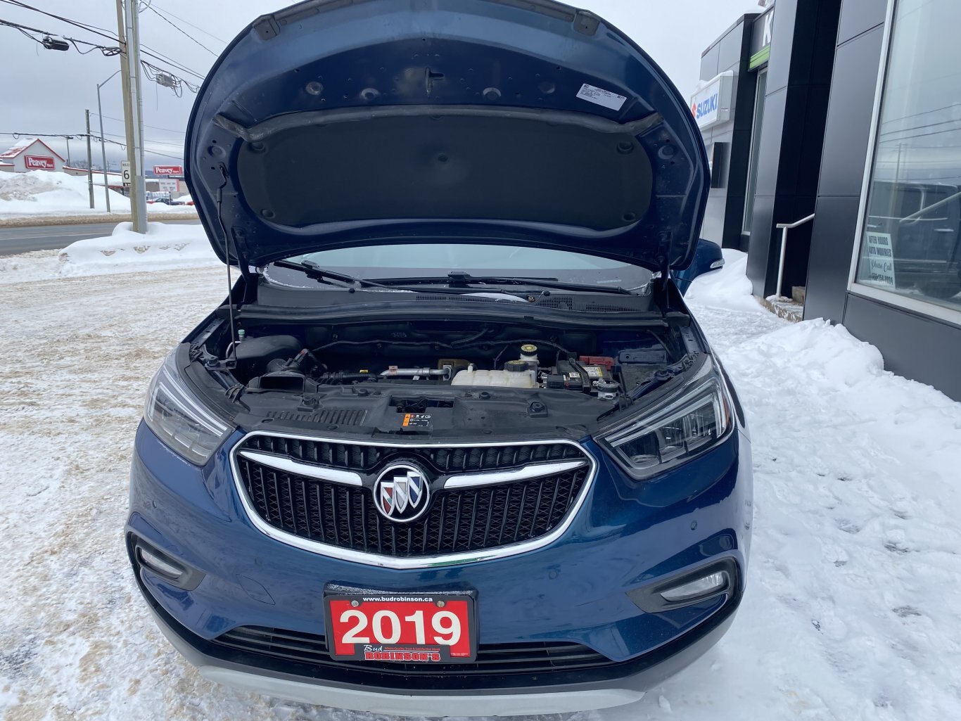 2019 BUICK ENCORE ESSENCE AWD W/LEATHER SEATS, SUNROOF, HEATED SEATS, REAR VIEW CAMERA, REMOTE START AND NAVIGATION!!