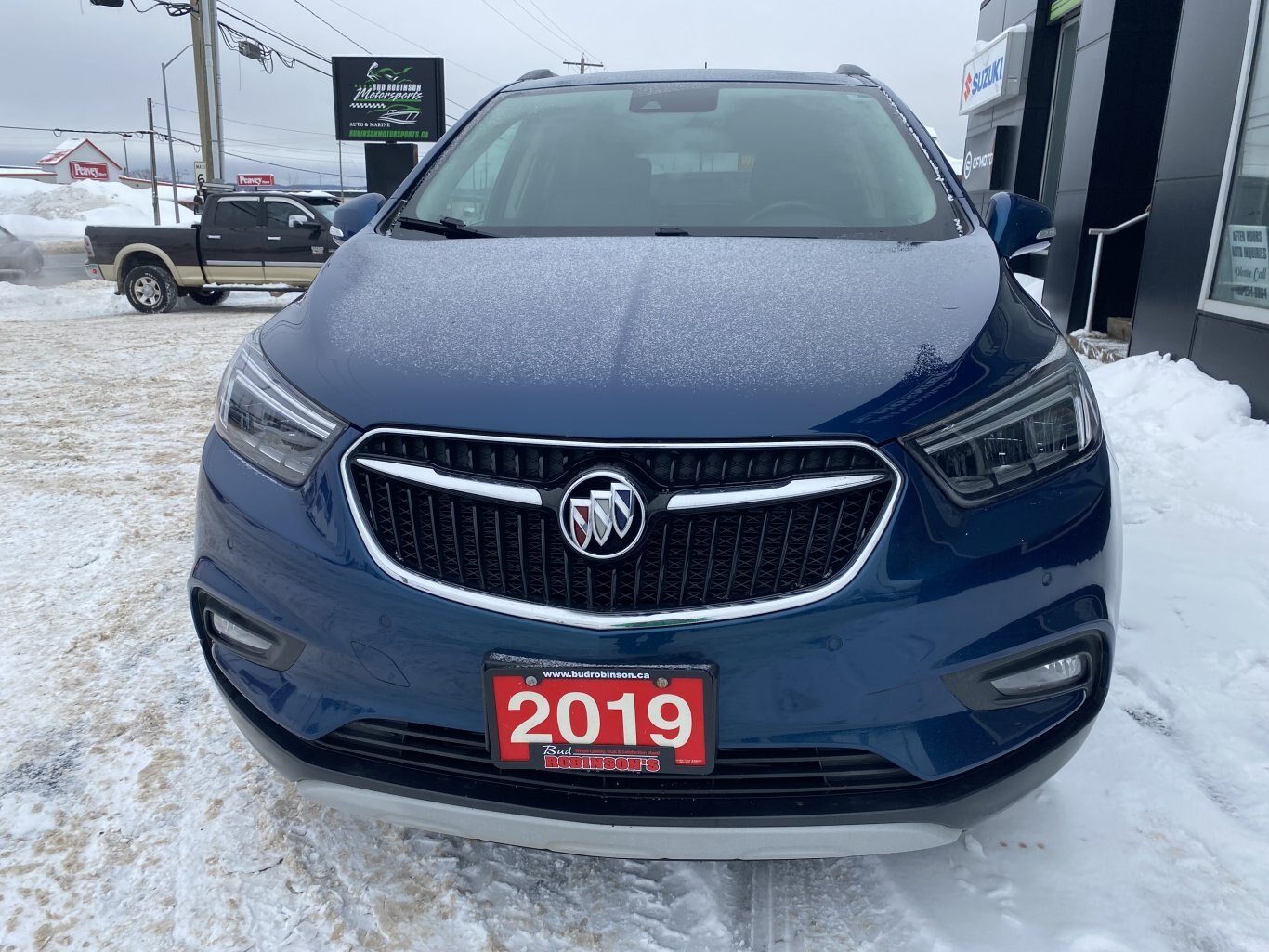 2019 BUICK ENCORE ESSENCE AWD W/LEATHER SEATS, SUNROOF, HEATED SEATS, REAR VIEW CAMERA, REMOTE START AND NAVIGATION!!