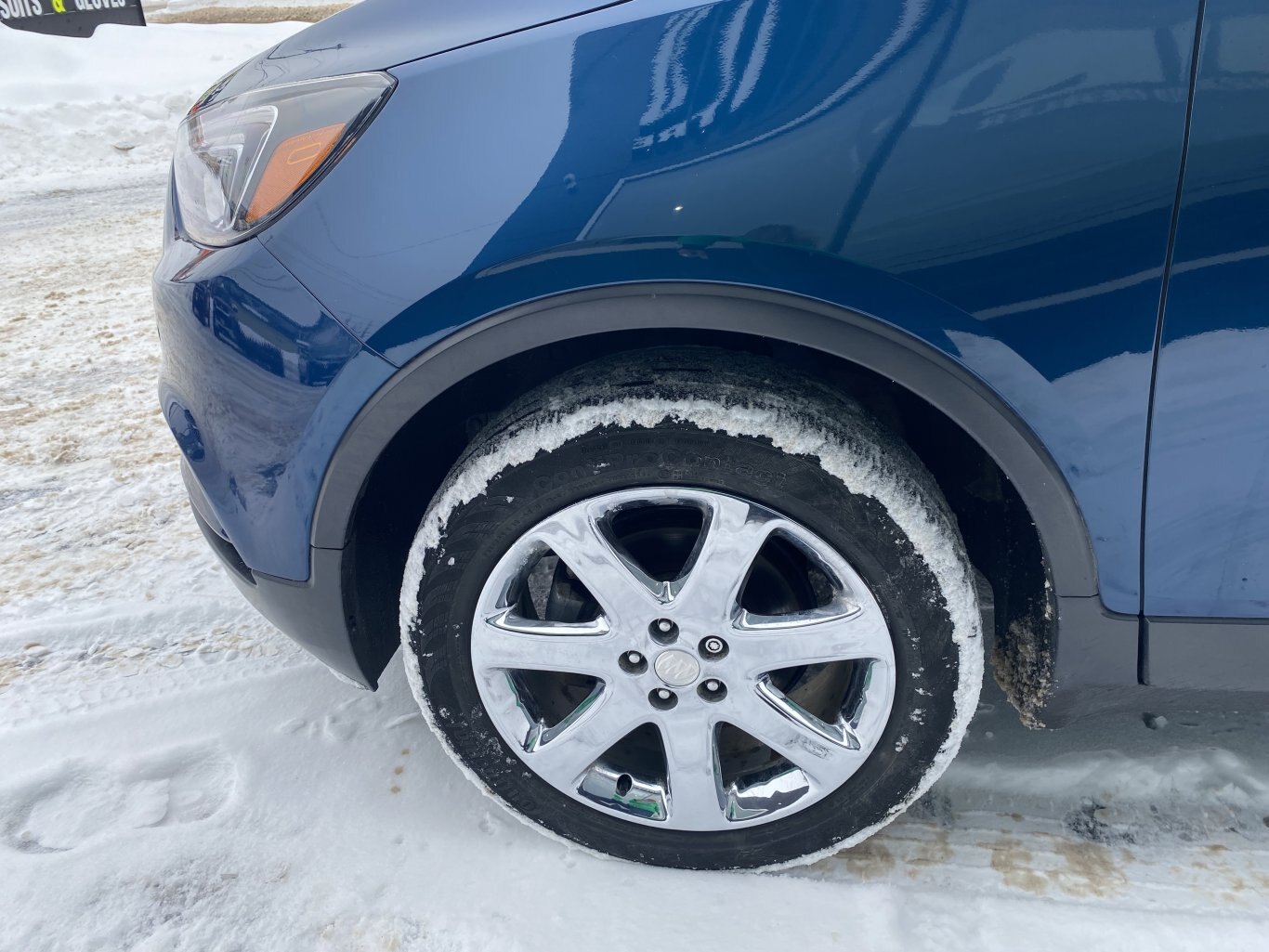 2019 BUICK ENCORE ESSENCE AWD W/LEATHER SEATS, SUNROOF, HEATED SEATS, REAR VIEW CAMERA, REMOTE START AND NAVIGATION!!