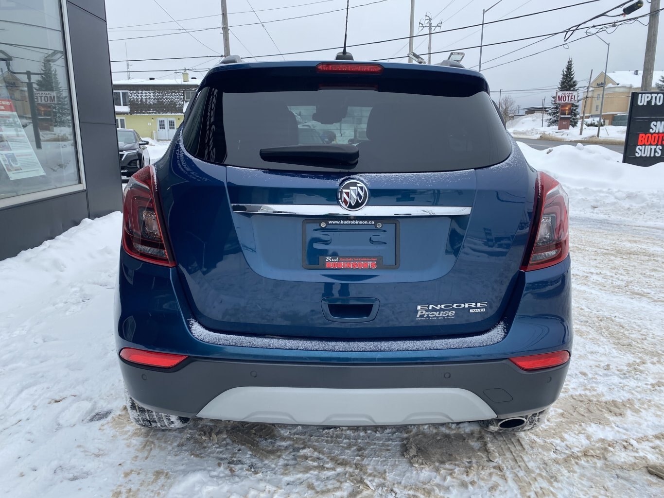 2019 BUICK ENCORE ESSENCE AWD W/LEATHER SEATS, SUNROOF, HEATED SEATS, REAR VIEW CAMERA, REMOTE START AND NAVIGATION!!