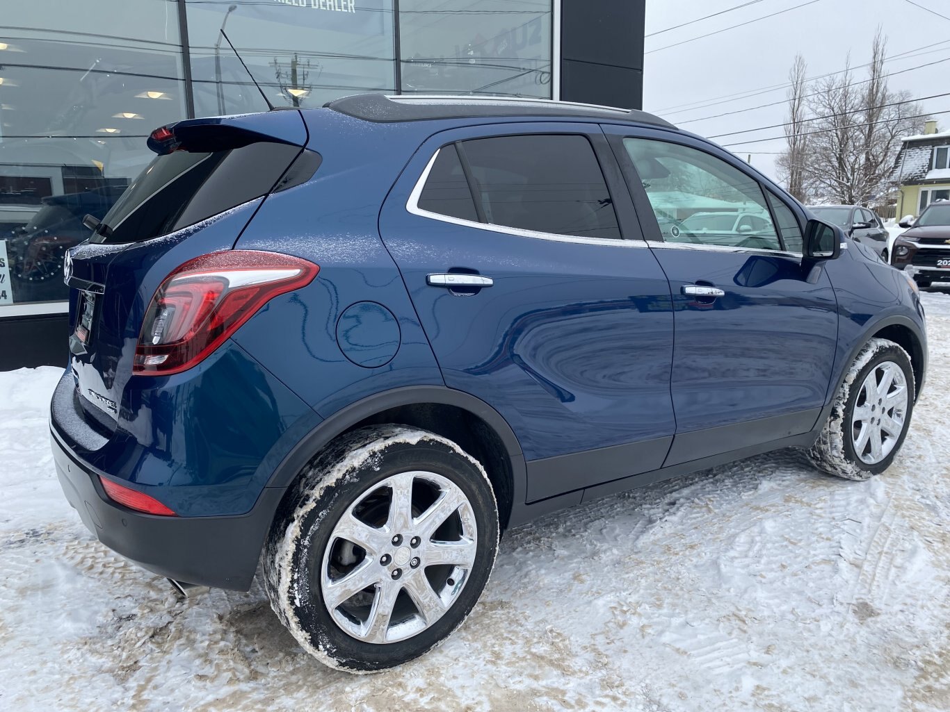 2019 BUICK ENCORE ESSENCE AWD W/LEATHER SEATS, SUNROOF, HEATED SEATS, REAR VIEW CAMERA, REMOTE START AND NAVIGATION!!