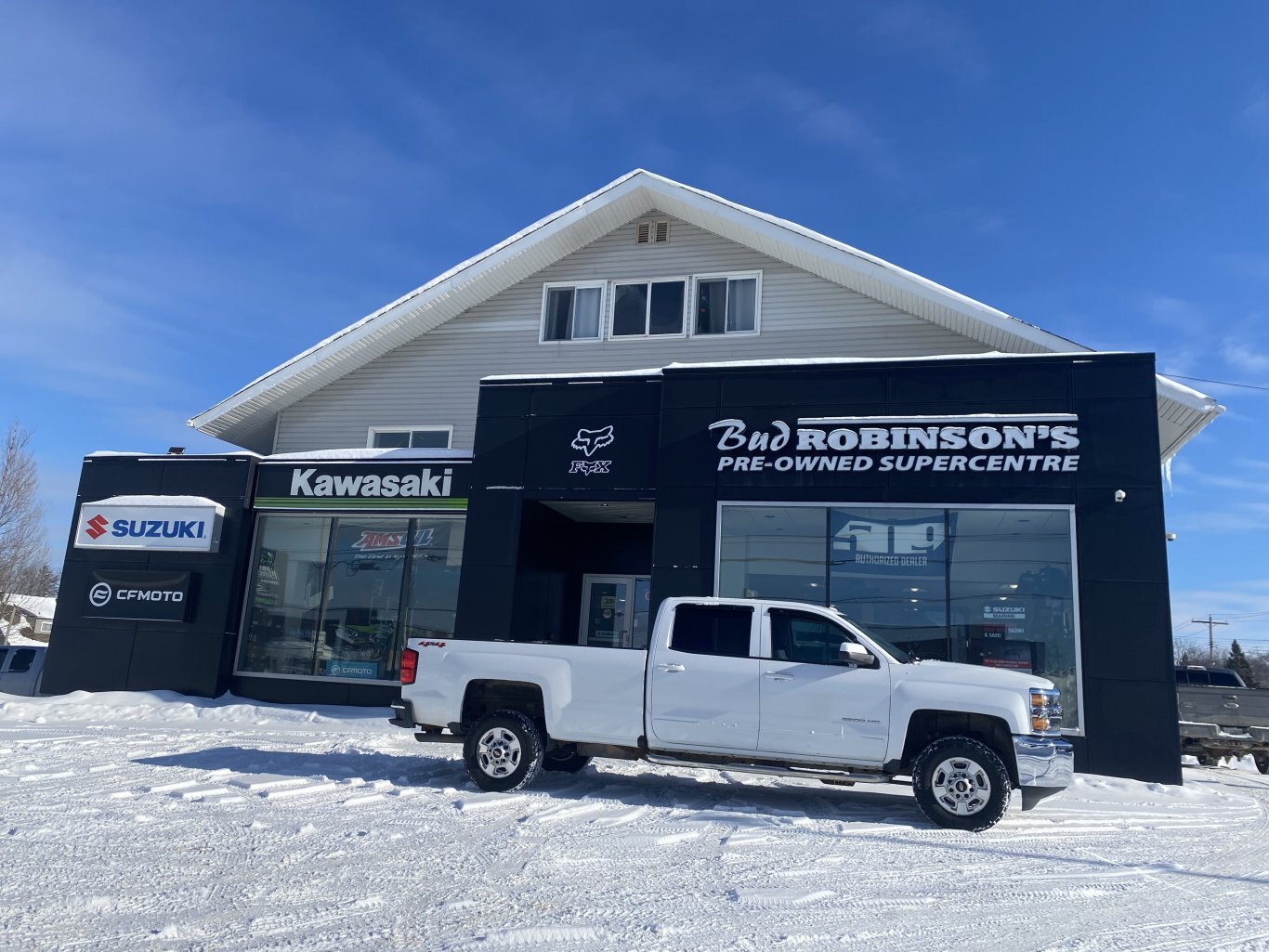 2018 CHEVROLET SILVERADO 2500HD LT 4X4 CREW CAB 8FT BOX WITH REAR-VIEW CAMERA!!