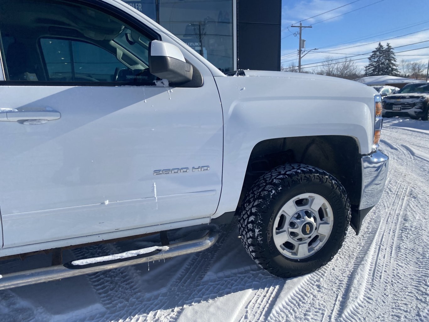 2018 CHEVROLET SILVERADO 2500HD LT 4X4 CREW CAB 8FT BOX WITH REAR VIEW CAMERA!!