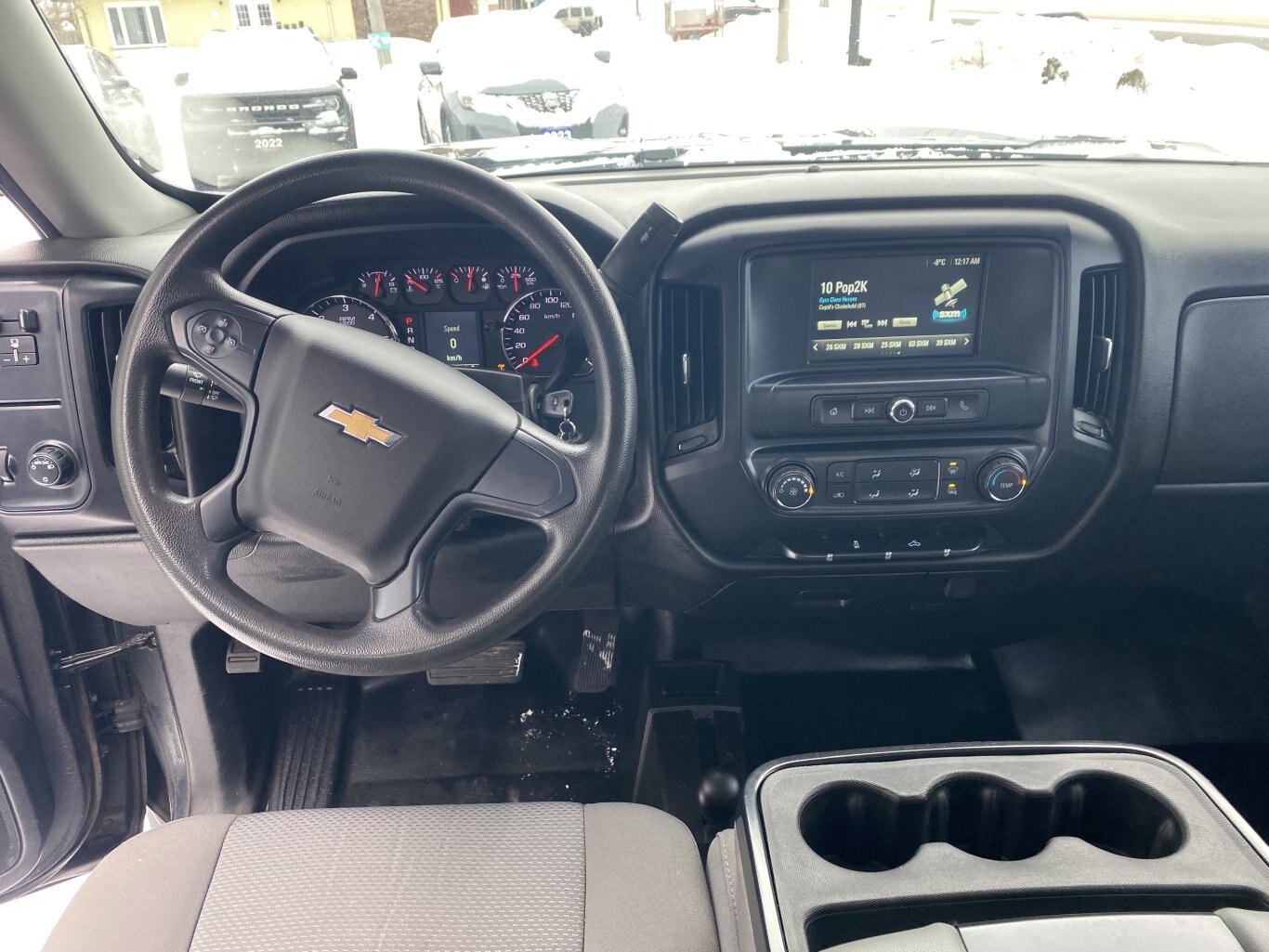 2018 CHEVROLET SILVERADO LT 4X4 CREW CAB 6.6 FT BOX WITH REAR VIEW CAMERA!!