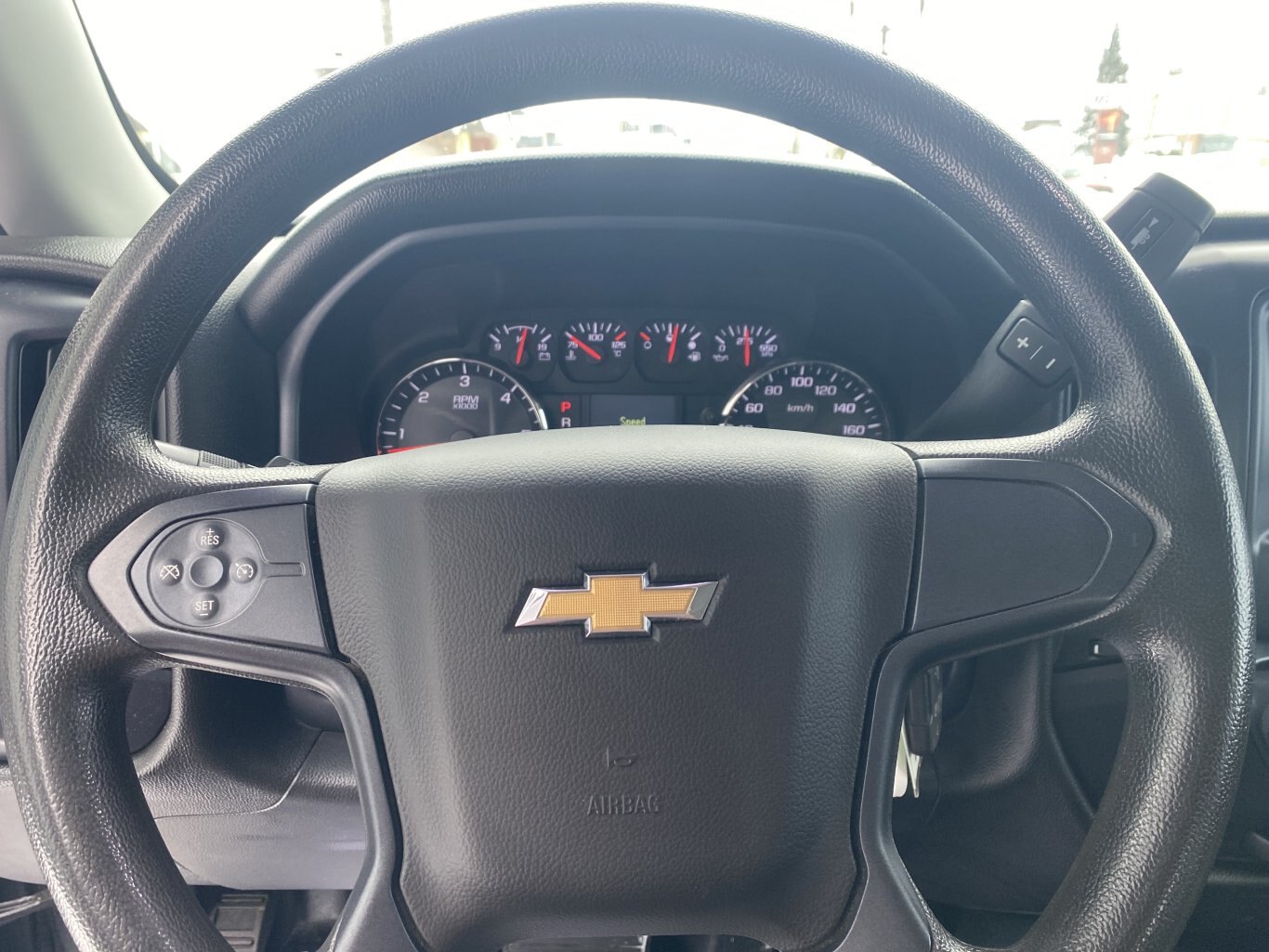 2018 CHEVROLET SILVERADO LT 4X4 CREW CAB 6.6 FT BOX WITH REAR VIEW CAMERA!!