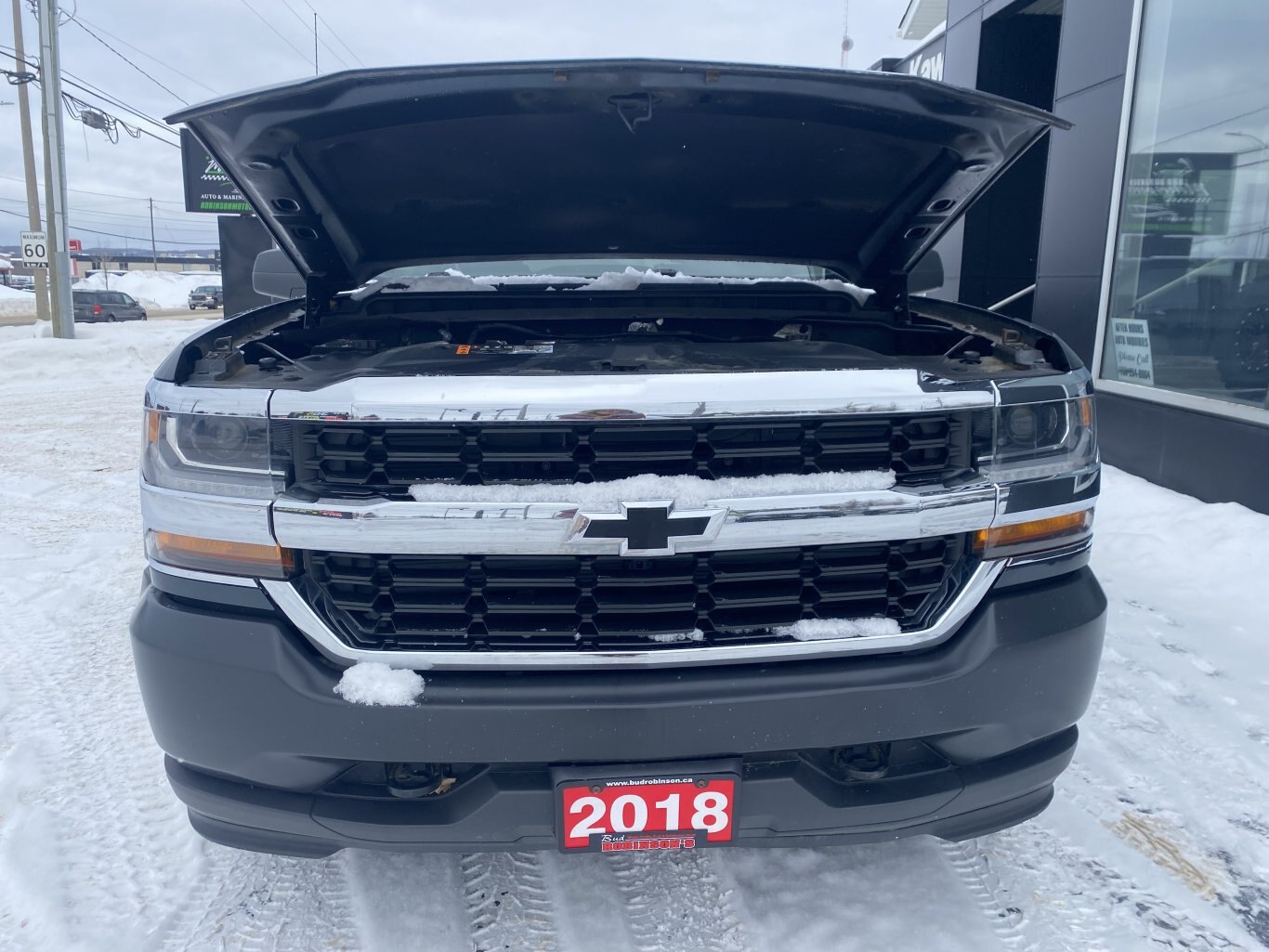 2018 CHEVROLET SILVERADO LT 4X4 CREW CAB 6.6 FT BOX WITH REAR VIEW CAMERA!!