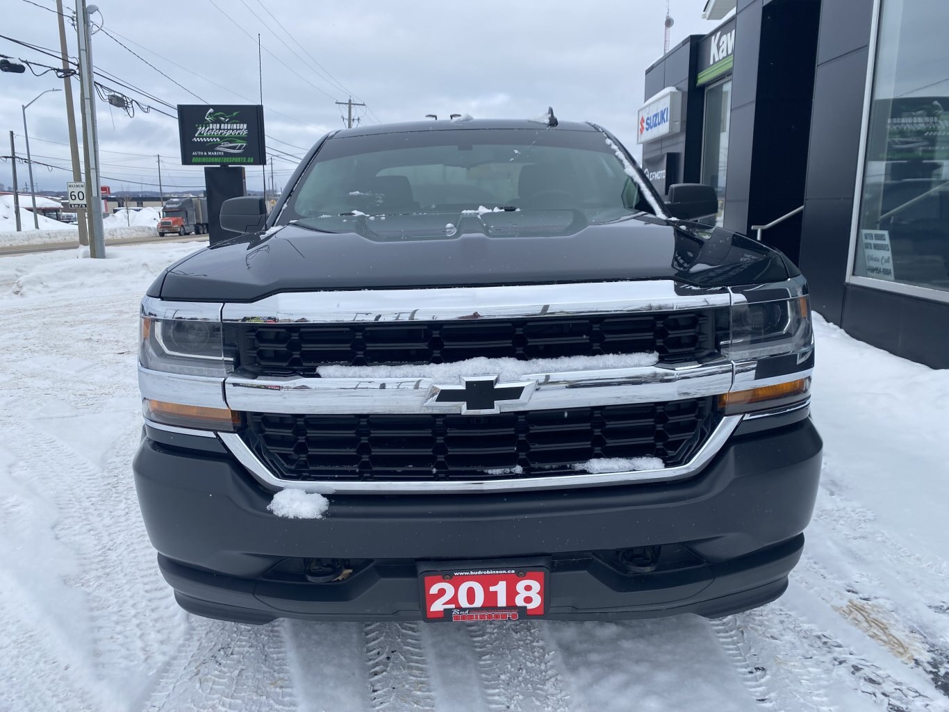 2018 CHEVROLET SILVERADO LT 4X4 CREW CAB 6.6 FT BOX WITH REAR VIEW CAMERA!!