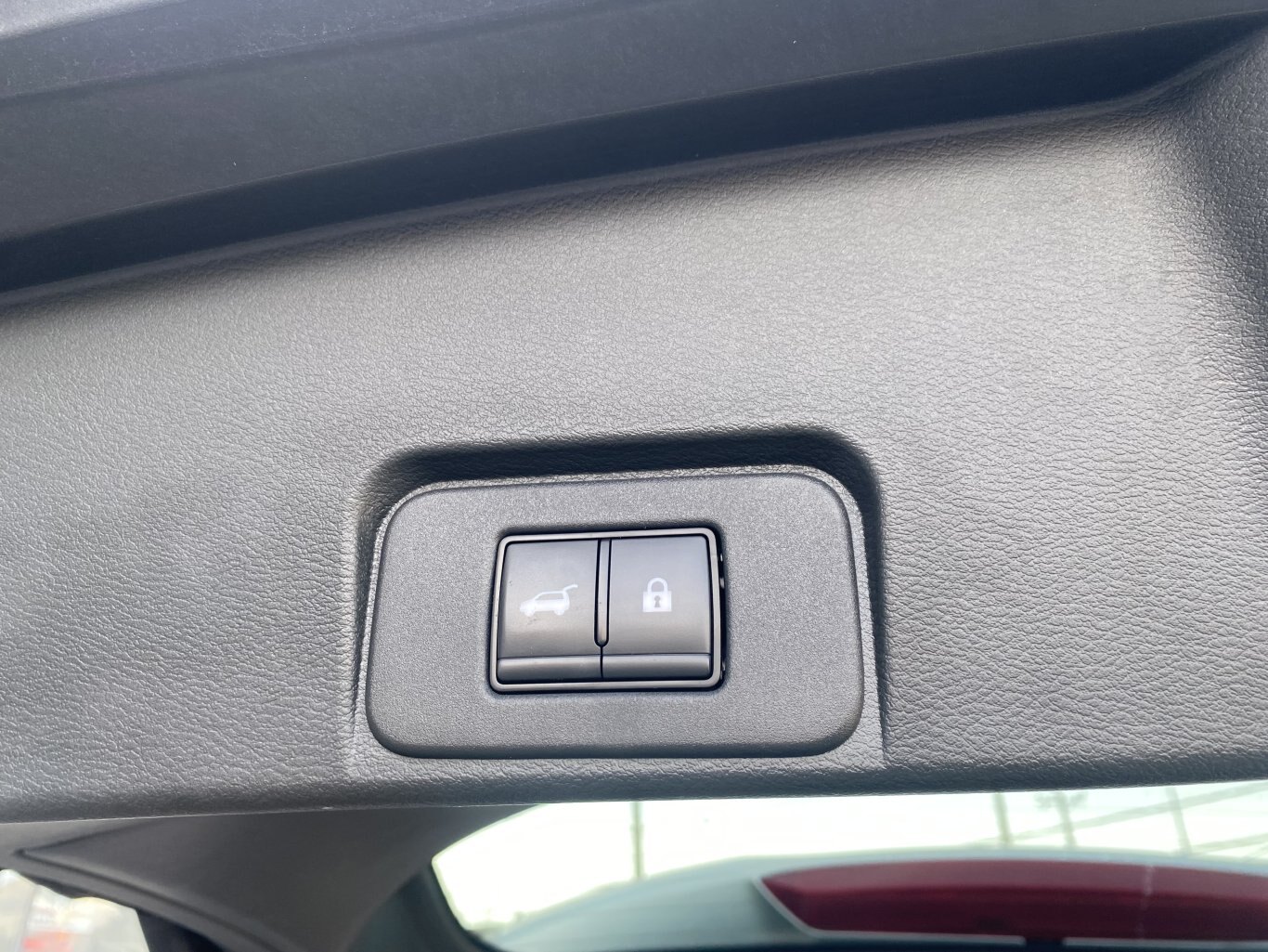 2023 NISSAN ROGUE SL AWD (PREVIOUS RENTAL) WITH SUNROOF, LEATHER SEATS, HEATED SEATS, POWER TRUNK, REMOTE START, REAR VIEW CAMERA AND NAVIGATION!!