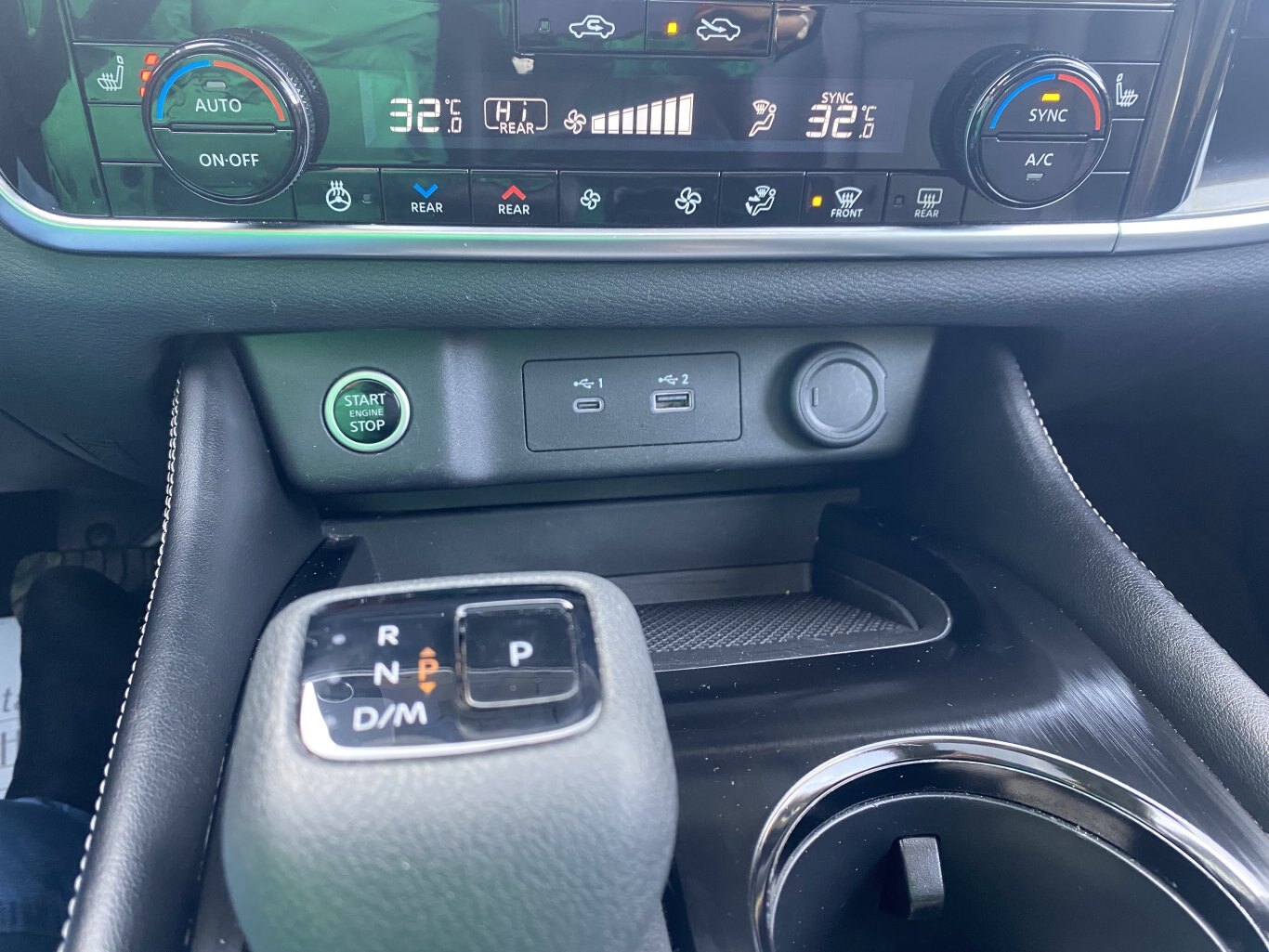 2023 NISSAN ROGUE SL AWD (PREVIOUS RENTAL) WITH SUNROOF, LEATHER SEATS, HEATED SEATS, POWER TRUNK, REMOTE START, REAR VIEW CAMERA AND NAVIGATION!!