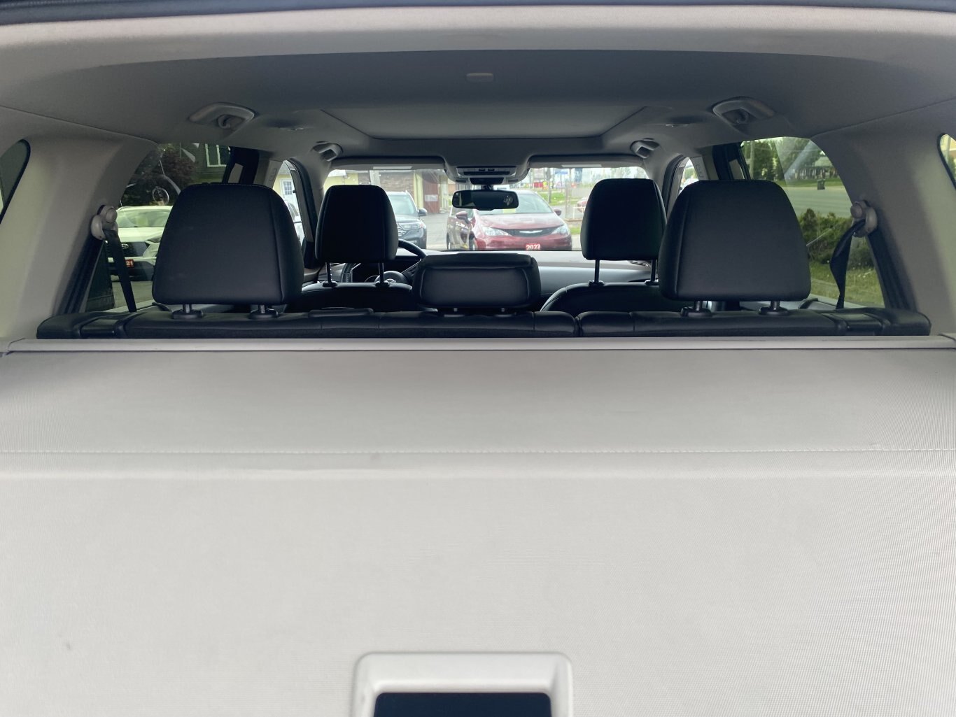 2023 NISSAN ROGUE SL AWD (PREVIOUS RENTAL) WITH SUNROOF, LEATHER SEATS, HEATED SEATS, POWER TRUNK, REMOTE START, REAR VIEW CAMERA AND NAVIGATION!!