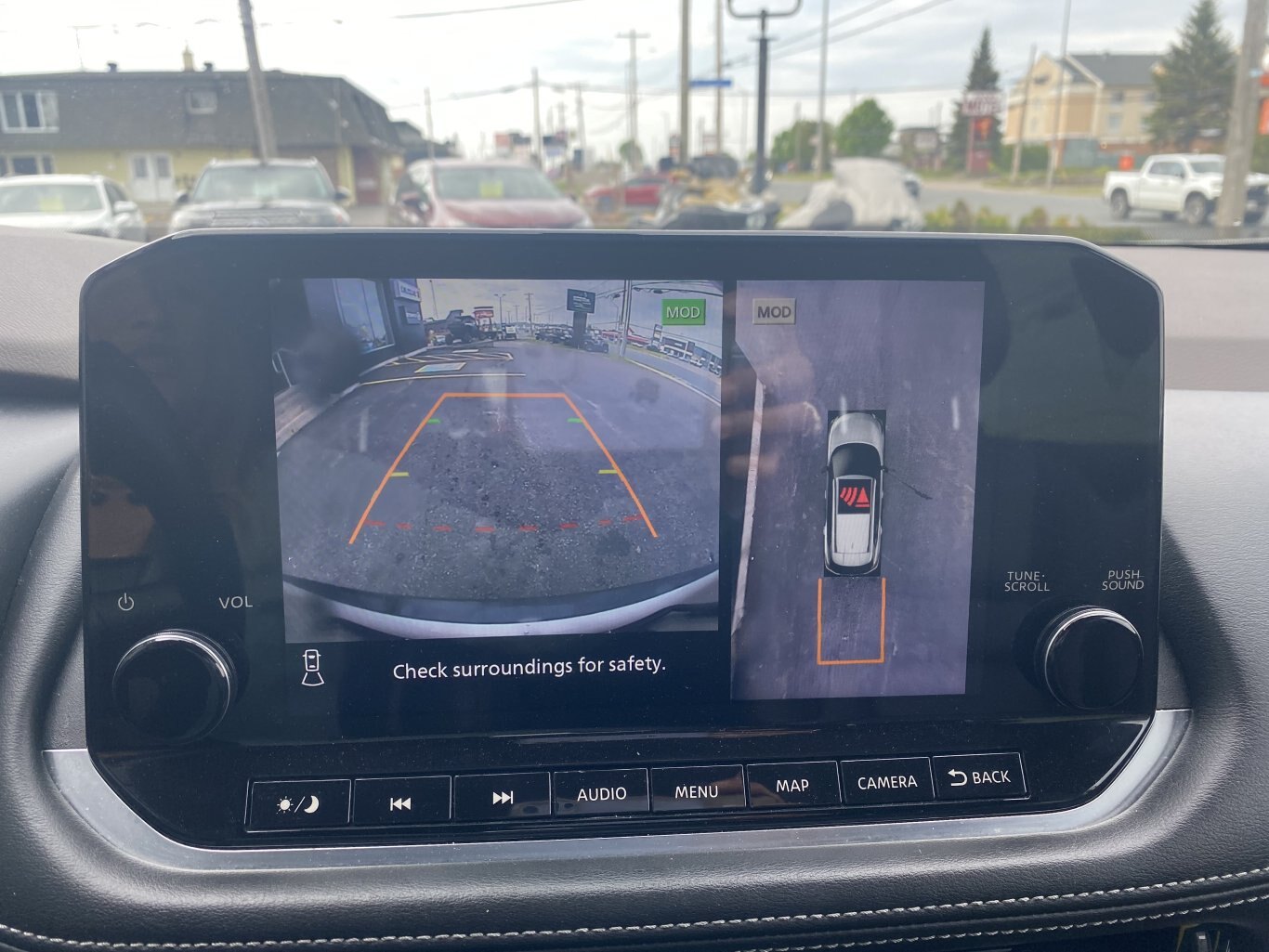 2023 NISSAN ROGUE SL AWD (PREVIOUS RENTAL) WITH SUNROOF, LEATHER SEATS, HEATED SEATS, POWER TRUNK, REMOTE START, REAR VIEW CAMERA AND NAVIGATION!!