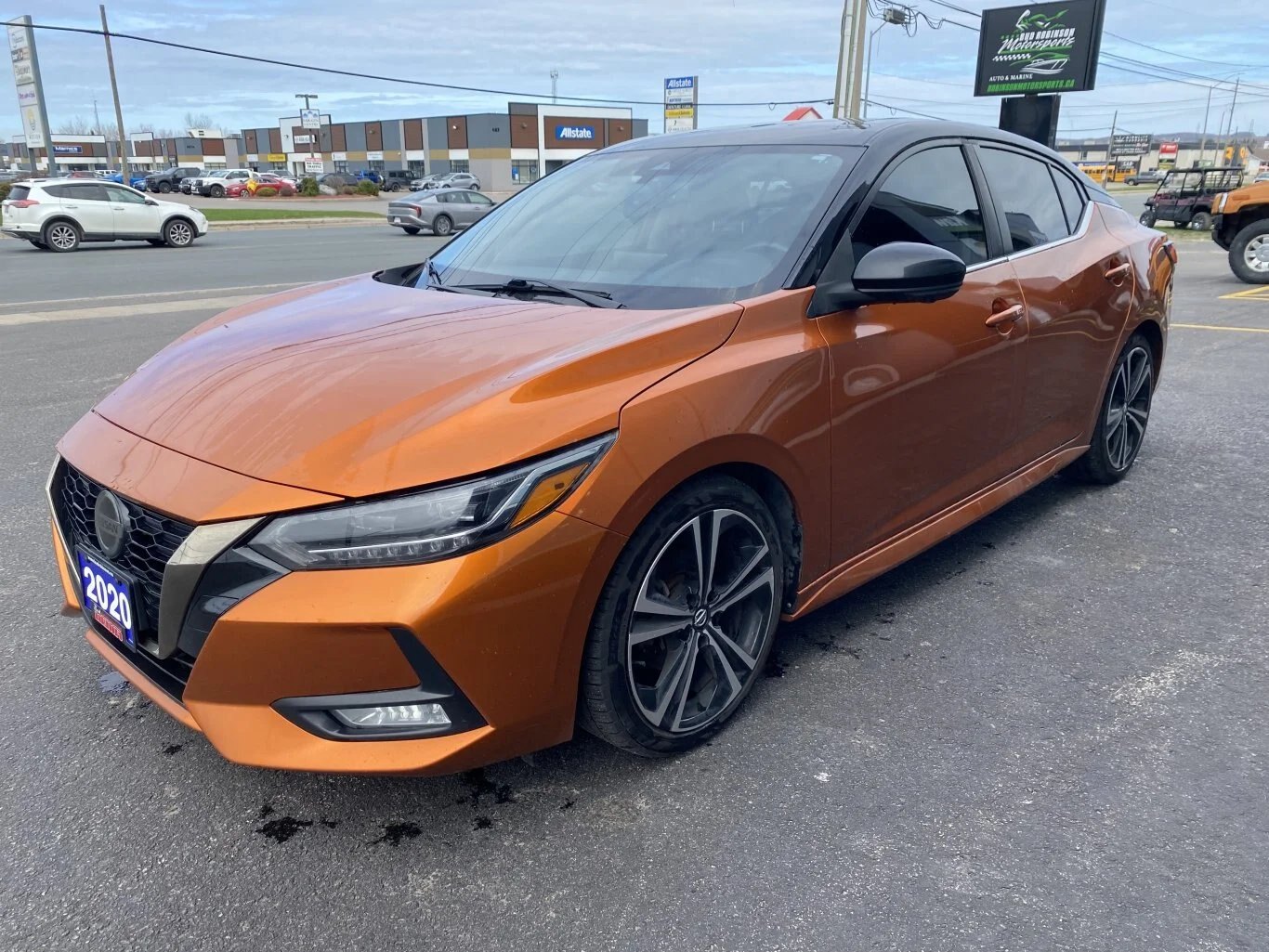 2020 NISSAN SENTRA SR FWD WITH SUNROOF, LEATHER SEATS, HEATED SEATS, HEATED STEERING WHEEL, REAR VIEW CAMERA AND SNOW TIRES!!