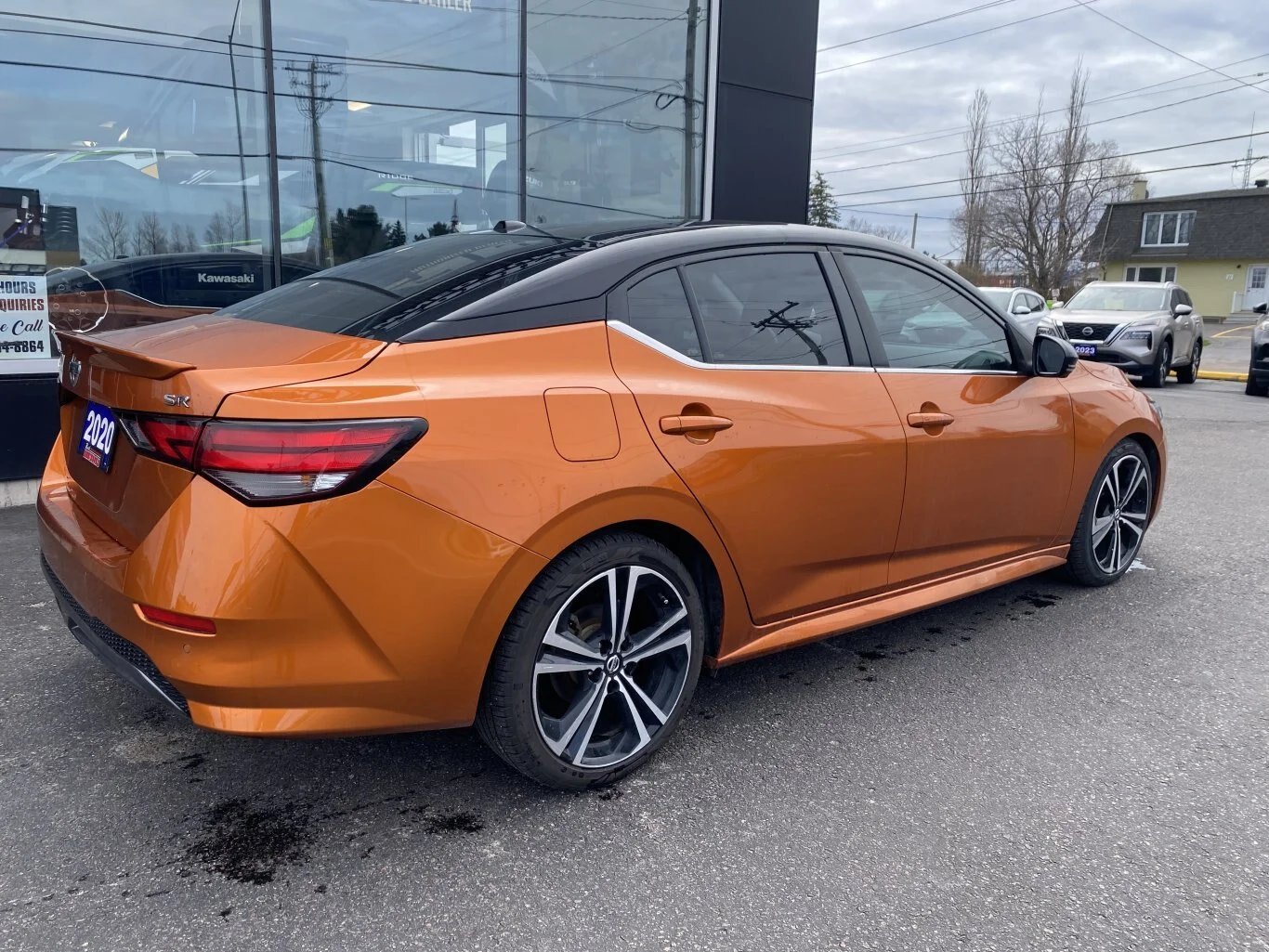 2020 NISSAN SENTRA SR FWD WITH SUNROOF, LEATHER SEATS, HEATED SEATS, HEATED STEERING WHEEL, REAR VIEW CAMERA AND SNOW TIRES!!