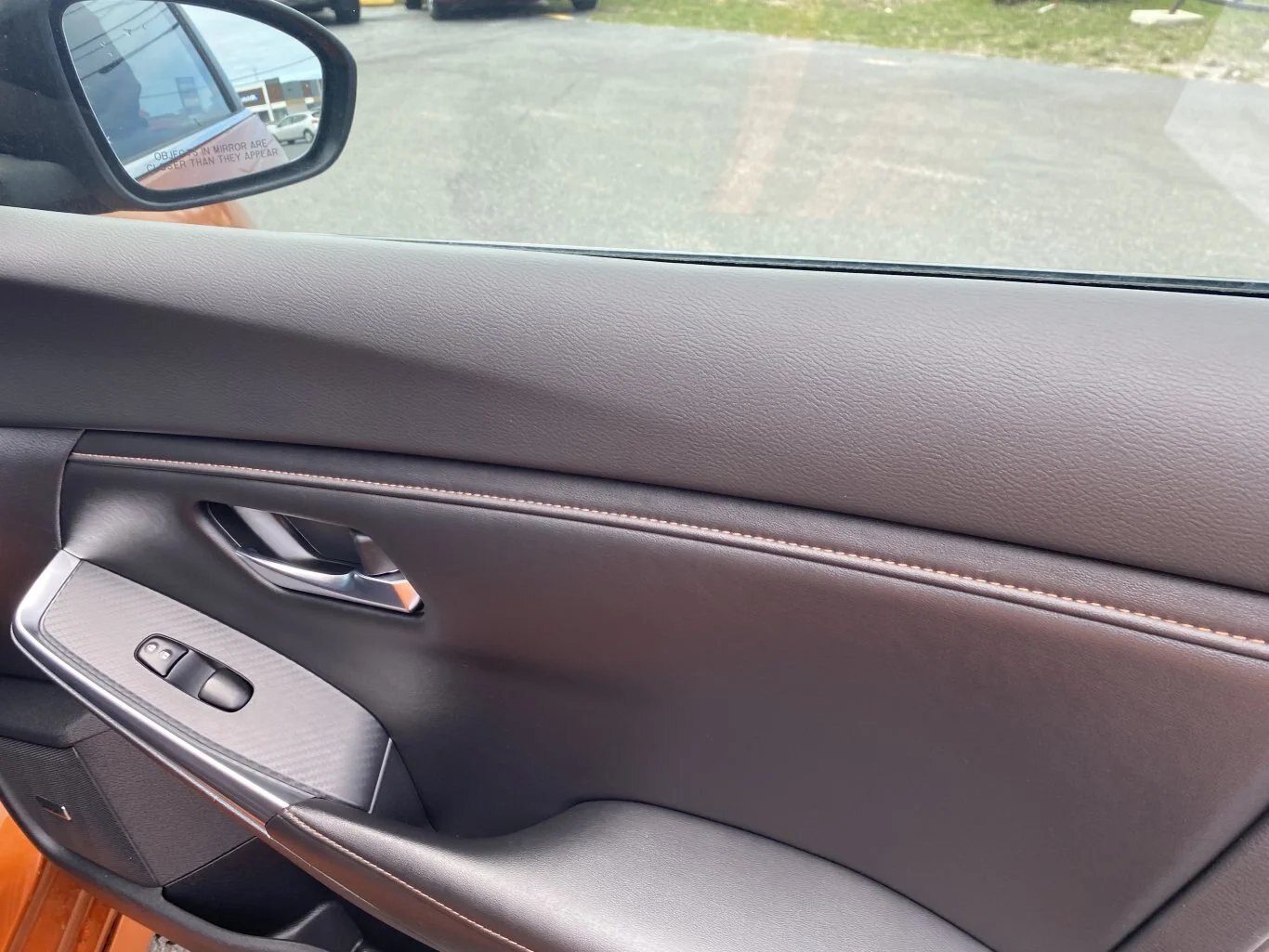 2020 NISSAN SENTRA SR FWD WITH SUNROOF, LEATHER SEATS, HEATED SEATS, HEATED STEERING WHEEL, REAR VIEW CAMERA AND SNOW TIRES!!
