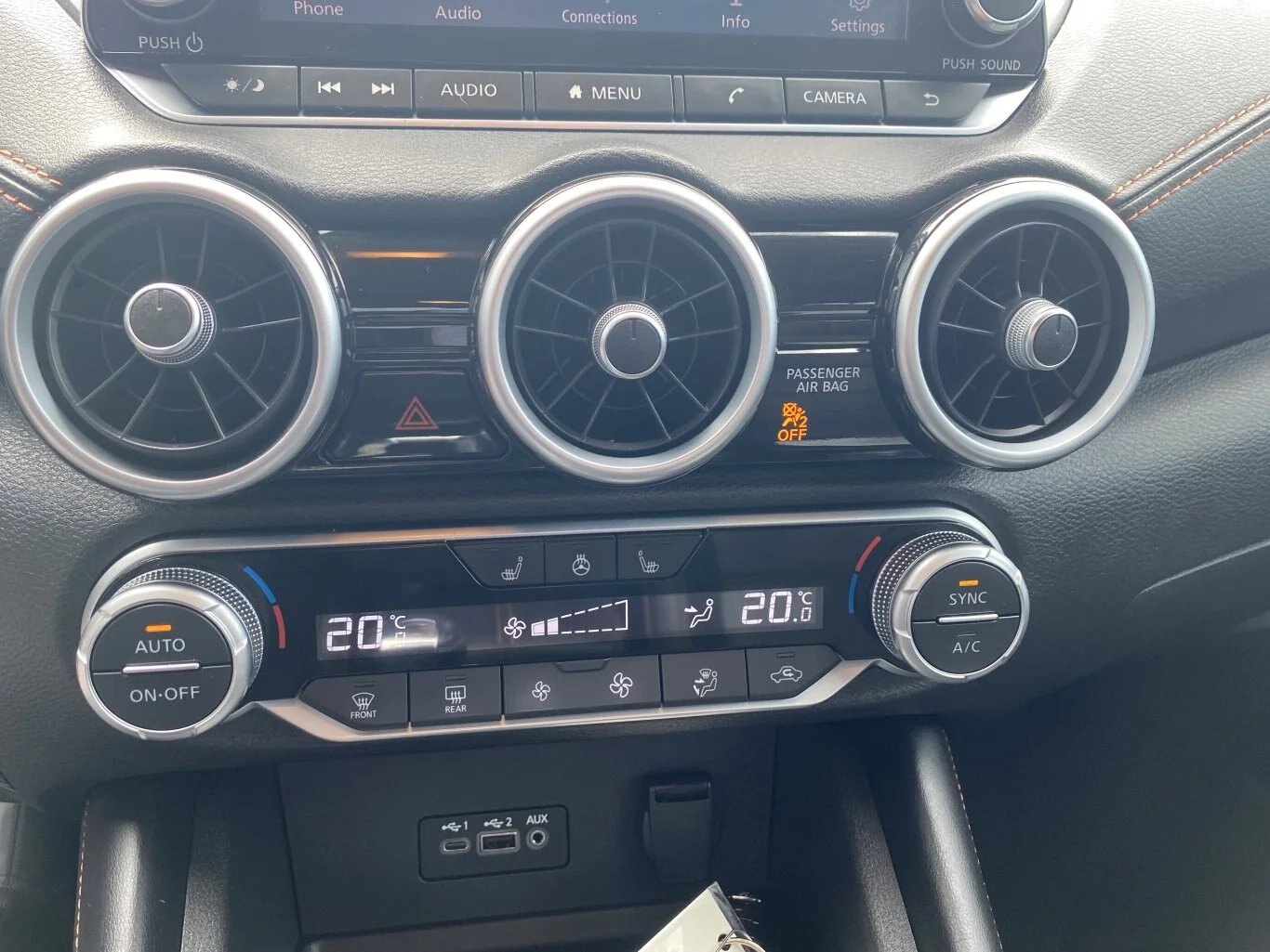 2020 NISSAN SENTRA SR FWD WITH SUNROOF, LEATHER SEATS, HEATED SEATS, HEATED STEERING WHEEL, REAR VIEW CAMERA AND SNOW TIRES!!