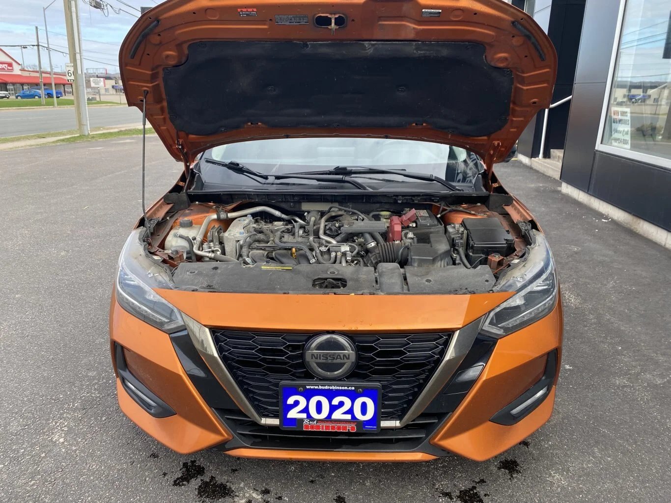 2020 NISSAN SENTRA SR FWD WITH SUNROOF, LEATHER SEATS, HEATED SEATS, HEATED STEERING WHEEL, REAR VIEW CAMERA AND SNOW TIRES!!