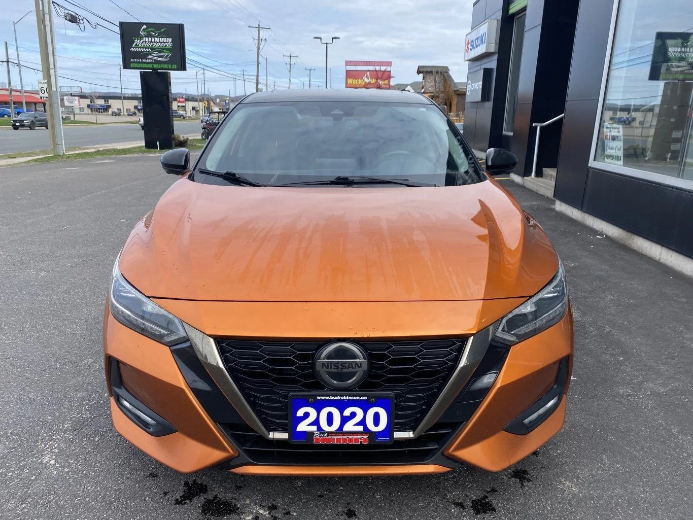 2020 NISSAN SENTRA SR FWD WITH SUNROOF, LEATHER SEATS, HEATED SEATS, HEATED STEERING WHEEL, REAR VIEW CAMERA AND SNOW TIRES!!