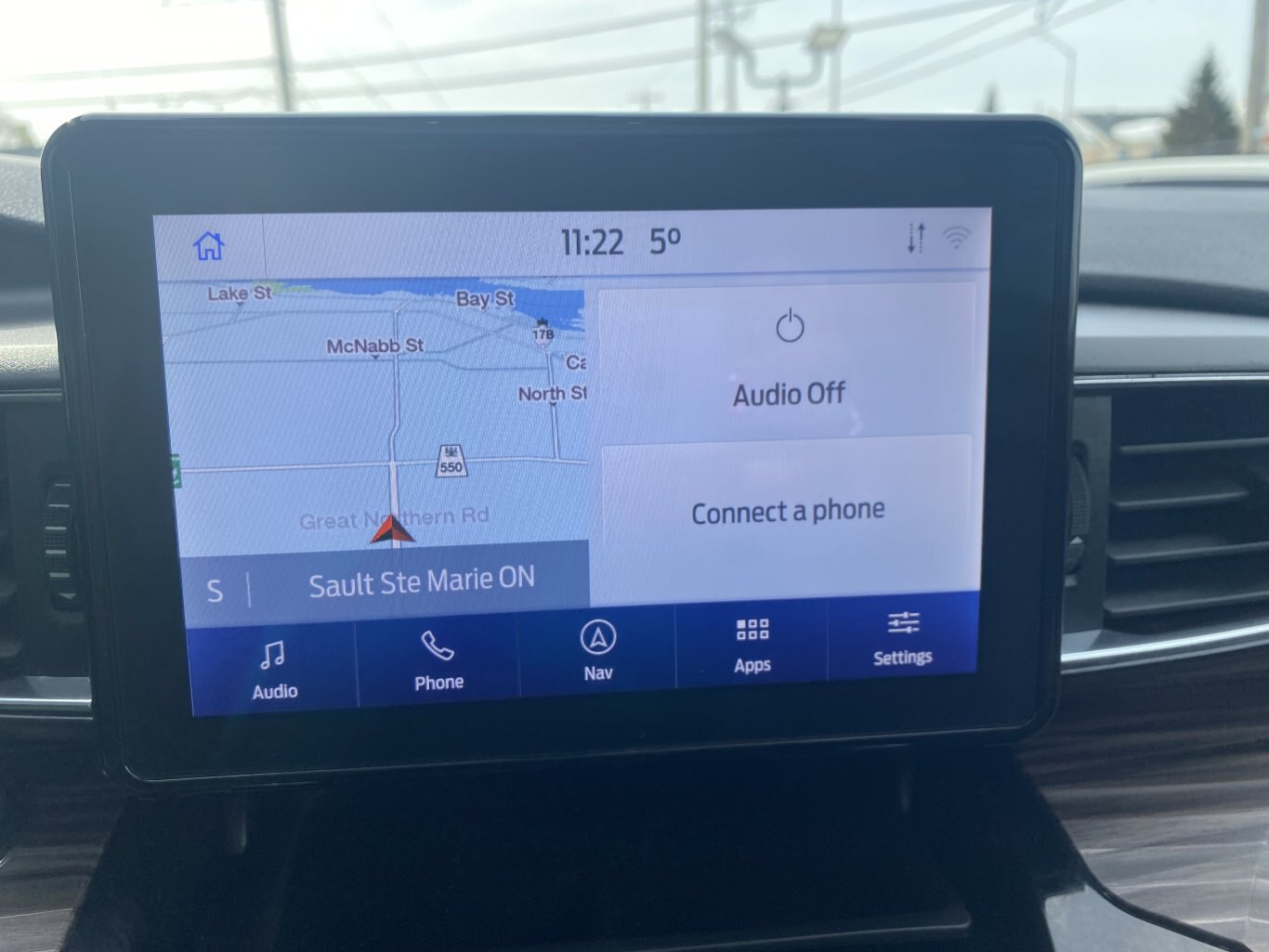 2022 FORD EXPLORER LIMITED 4X4 ( PREVIOUS RENTAL ) 3RD ROW SEATING WITH SUNROOF, LEATHER SEATS, POWER TRUNK, HEATED SEATS, HEATED STEERING WHEEL, REMOTE START, REAR VIEW CAMERA AND NAVIGATION!!