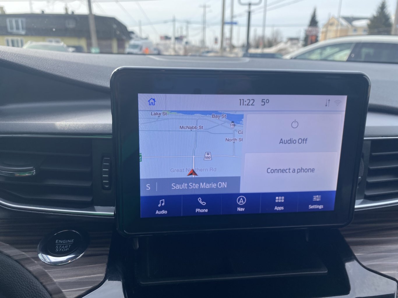 2022 FORD EXPLORER LIMITED 4X4 ( PREVIOUS RENTAL ) 3RD ROW SEATING WITH SUNROOF, LEATHER SEATS, POWER TRUNK, HEATED SEATS, HEATED STEERING WHEEL, REMOTE START, REAR VIEW CAMERA AND NAVIGATION!!