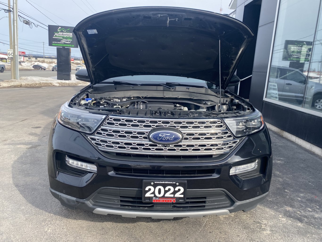 2022 FORD EXPLORER LIMITED 4X4 ( PREVIOUS RENTAL ) 3RD ROW SEATING WITH SUNROOF, LEATHER SEATS, POWER TRUNK, HEATED SEATS, HEATED STEERING WHEEL, REMOTE START, REAR VIEW CAMERA AND NAVIGATION!!