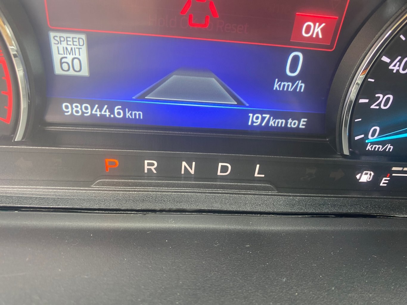 2022 FORD EXPLORER LIMITED 4X4 ( PREVIOUS RENTAL ) 3RD ROW SEATING WITH SUNROOF, LEATHER SEATS, POWER TRUNK, HEATED SEATS, HEATED STEERING WHEEL, REMOTE START, REAR VIEW CAMERA AND NAVIGATION!!