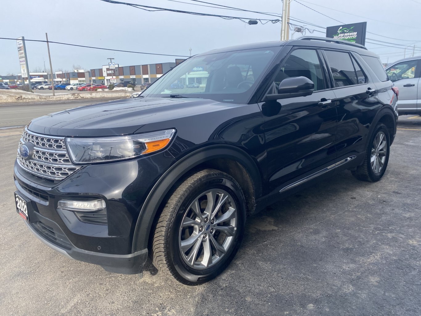 2022 FORD EXPLORER LIMITED 4X4 ( PREVIOUS RENTAL ) 3RD ROW SEATING WITH SUNROOF, LEATHER SEATS, POWER TRUNK, HEATED SEATS, HEATED STEERING WHEEL, REMOTE START, REAR VIEW CAMERA AND NAVIGATION!!