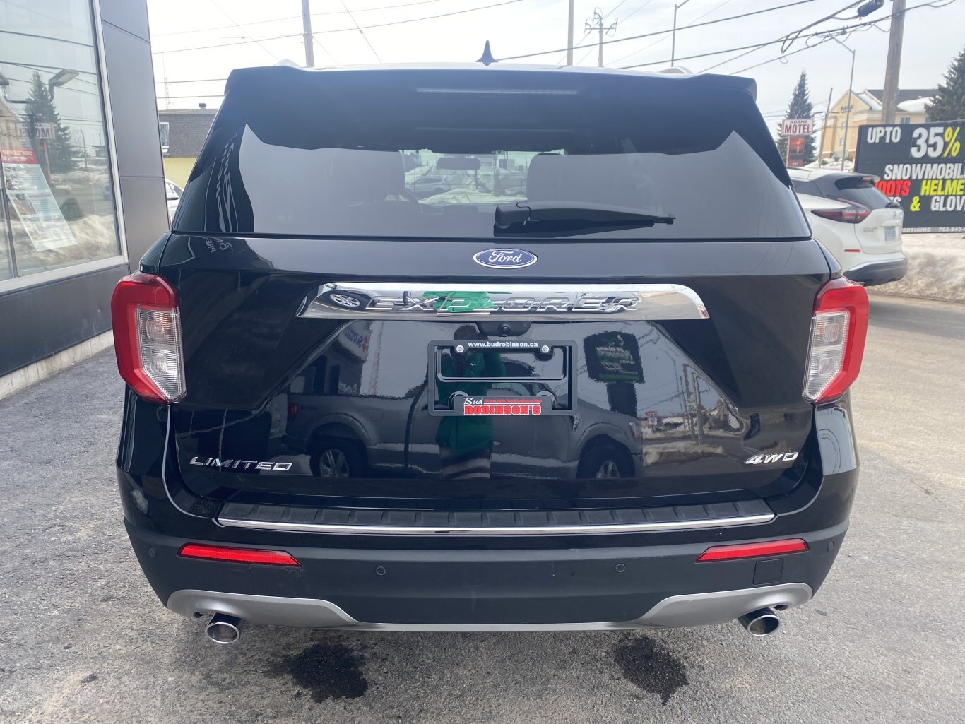 2022 FORD EXPLORER LIMITED 4X4 ( PREVIOUS RENTAL ) 3RD ROW SEATING WITH SUNROOF, LEATHER SEATS, POWER TRUNK, HEATED SEATS, HEATED STEERING WHEEL, REMOTE START, REAR VIEW CAMERA AND NAVIGATION!!