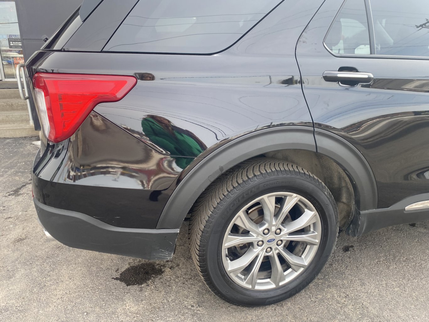 2022 FORD EXPLORER LIMITED 4X4 ( PREVIOUS RENTAL ) 3RD ROW SEATING WITH SUNROOF, LEATHER SEATS, POWER TRUNK, HEATED SEATS, HEATED STEERING WHEEL, REMOTE START, REAR VIEW CAMERA AND NAVIGATION!!