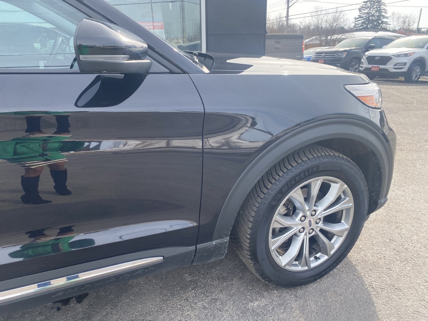 2022 FORD EXPLORER LIMITED 4X4 ( PREVIOUS RENTAL ) 3RD ROW SEATING WITH SUNROOF, LEATHER SEATS, POWER TRUNK, HEATED SEATS, HEATED STEERING WHEEL, REMOTE START, REAR VIEW CAMERA AND NAVIGATION!!