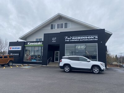 2024 GMC TERRAIN SLE AWD ( PREVIOUS RENTAL ) WITH HEATED SEATS, REARVIEW CAMERA, REMOTE START AND ONSTAR SERVICES!!