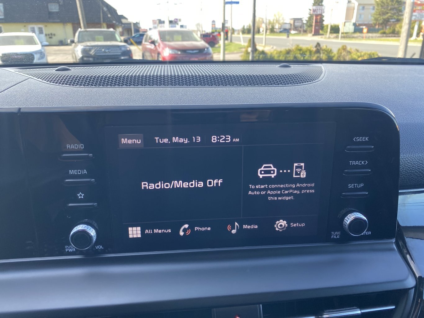 2025 KIA SELTOS EX AWD ( PREVIOUS RENTAL ) WITH SUNROOF, LEATHER SEATS, HEATED SEATS, HEATED STEERING WHEEL AND REAR VIEW CAMERA!!