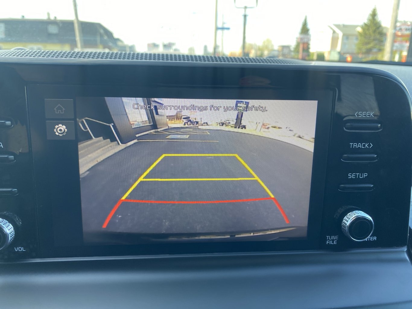 2025 KIA SELTOS EX AWD ( PREVIOUS RENTAL ) WITH SUNROOF, LEATHER SEATS, HEATED SEATS, HEATED STEERING WHEEL AND REAR VIEW CAMERA!!