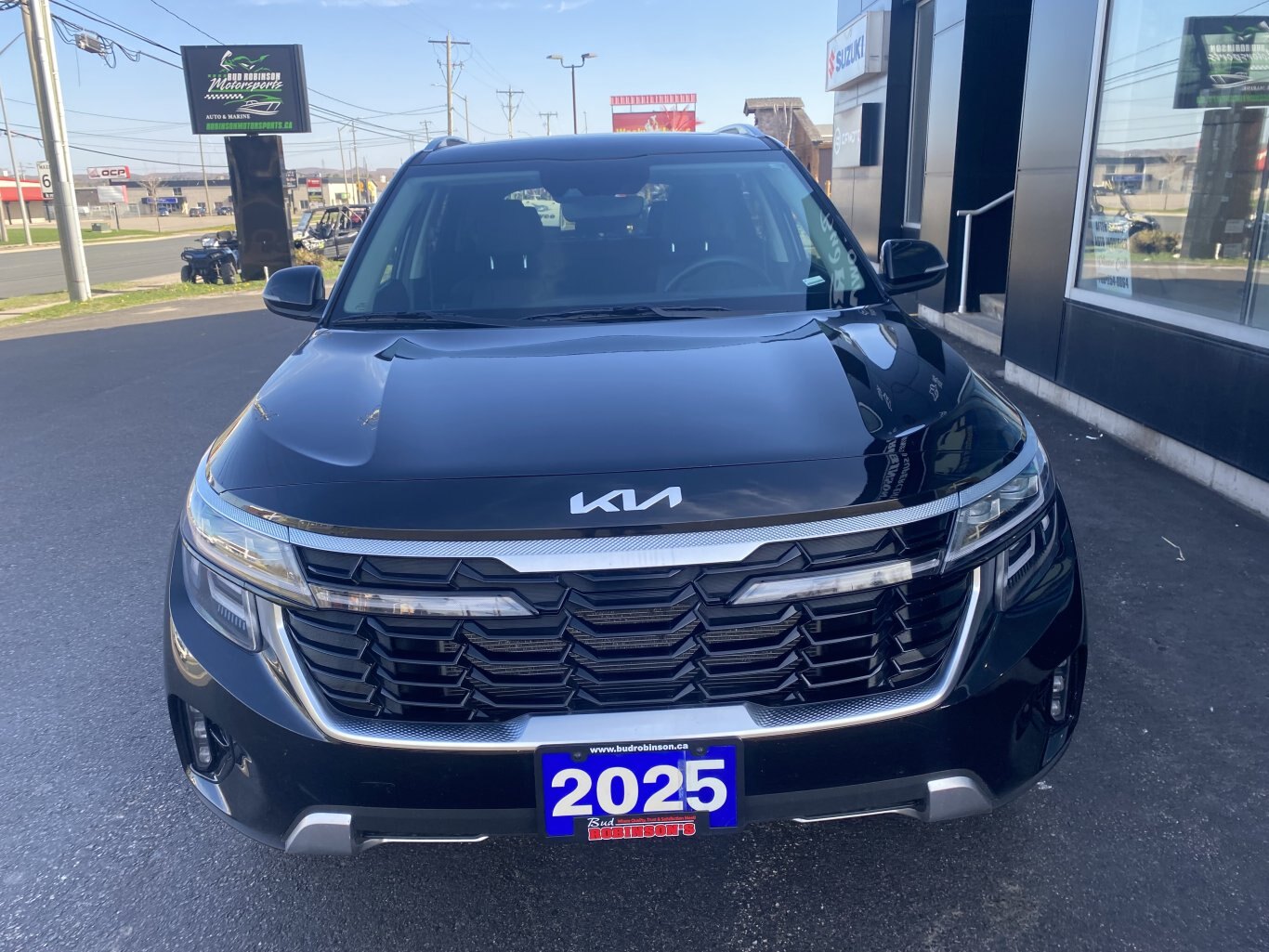 2025 KIA SELTOS EX AWD ( PREVIOUS RENTAL ) WITH SUNROOF, LEATHER SEATS, HEATED SEATS, HEATED STEERING WHEEL AND REAR VIEW CAMERA!!