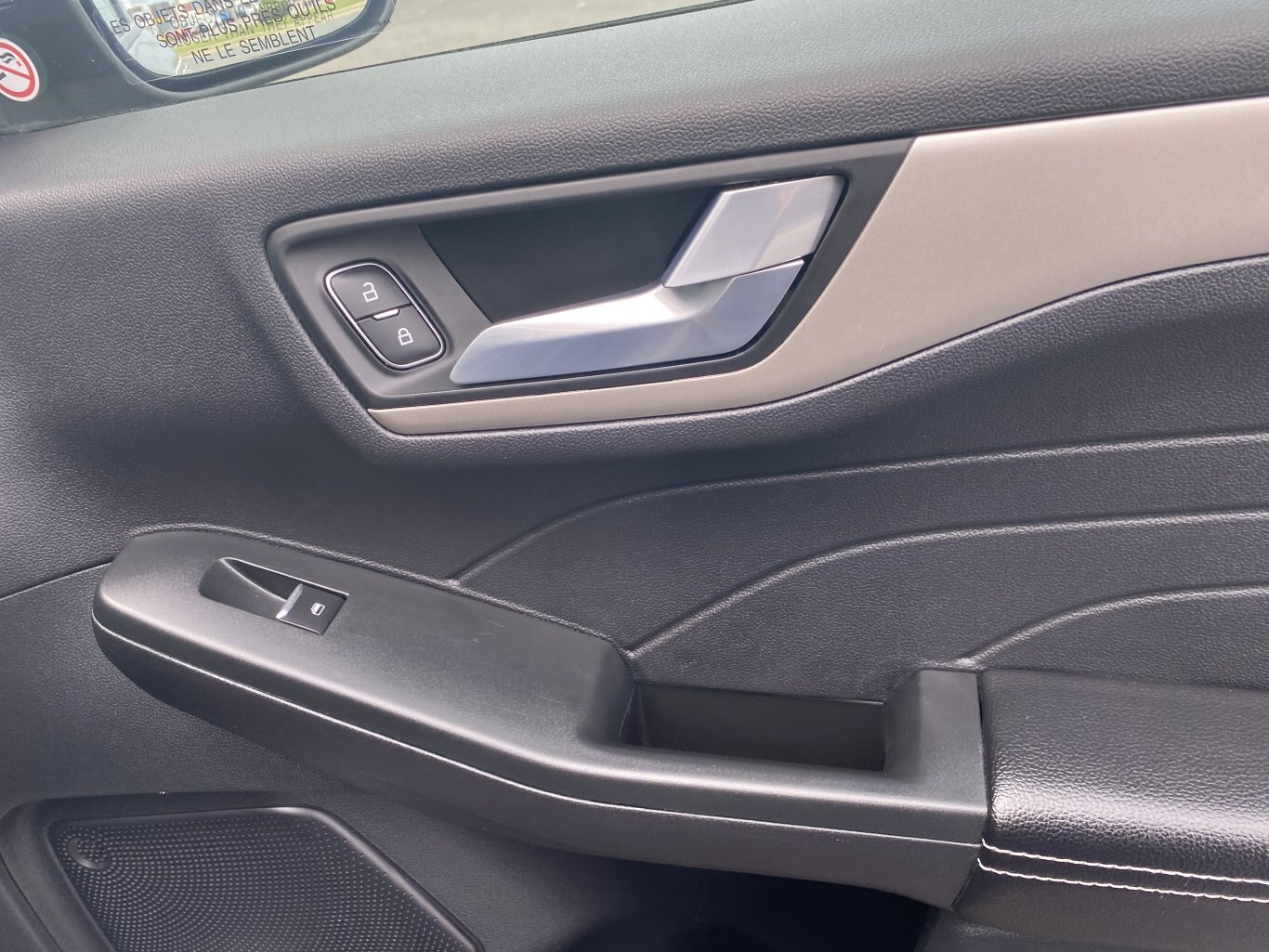 2022 FORD ESCAPE SEL AWD (PREVIOUS RENTAL) WITH LEATHER SEATS, HEATED SEATS, SUNROOF, REARVIEW CAMERA, HEATED STEERING WHEEL , NAVIGATION AND REMOTE START!!