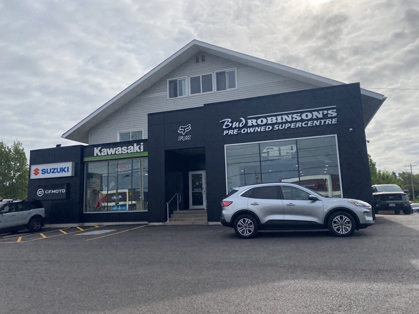 2022 FORD ESCAPE SEL AWD (PREVIOUS RENTAL) WITH LEATHER SEATS, HEATED SEATS, SUNROOF, REARVIEW CAMERA, HEATED STEERING WHEEL , NAVIGATION AND REMOTE START!!