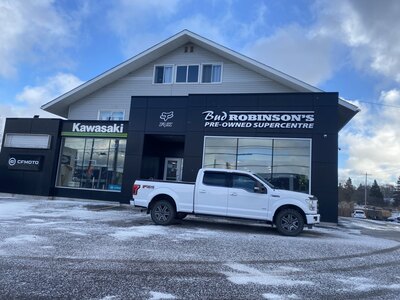 2016 FORD F-150 LARIAT 4X4 SUPERCREW WITH LEATHER SEATS, HEATED/COOLED SEATS, SUNROOF, REMOTE START, TONNEAU COVER, REARVIEW CAMERA AND ONSTAR NAVIGATION!!