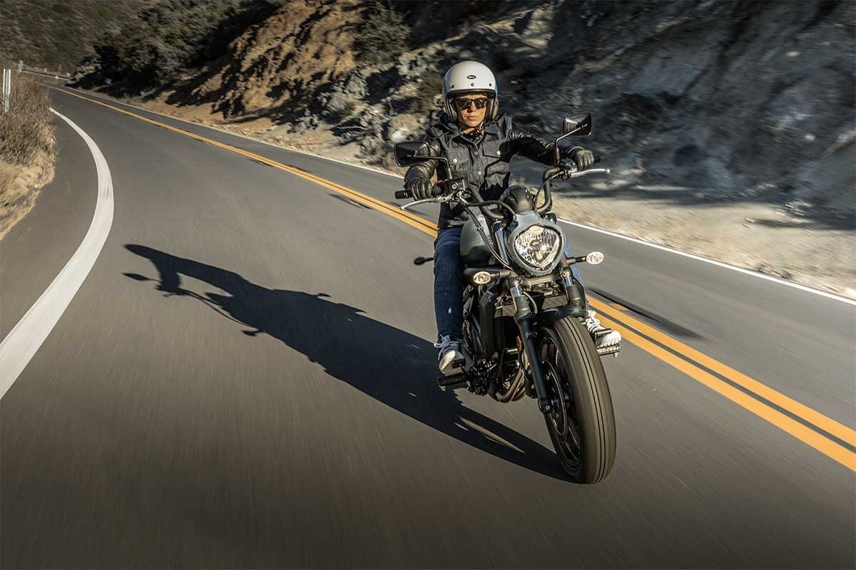 2026 Kawasaki VULCAN S Metallic Graphite Gray / Metallic Spark Black