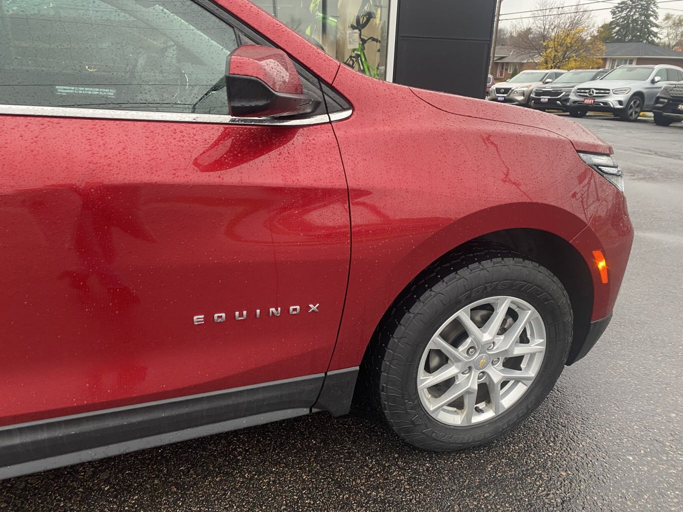 2022 CHEVROLET EQUINOX LT AWD (PREVIOUS RENTAL) WITH HEATED SEATS, REARVIEW CAMERA, ONSTAR SERVICES AND REMOTE START!!