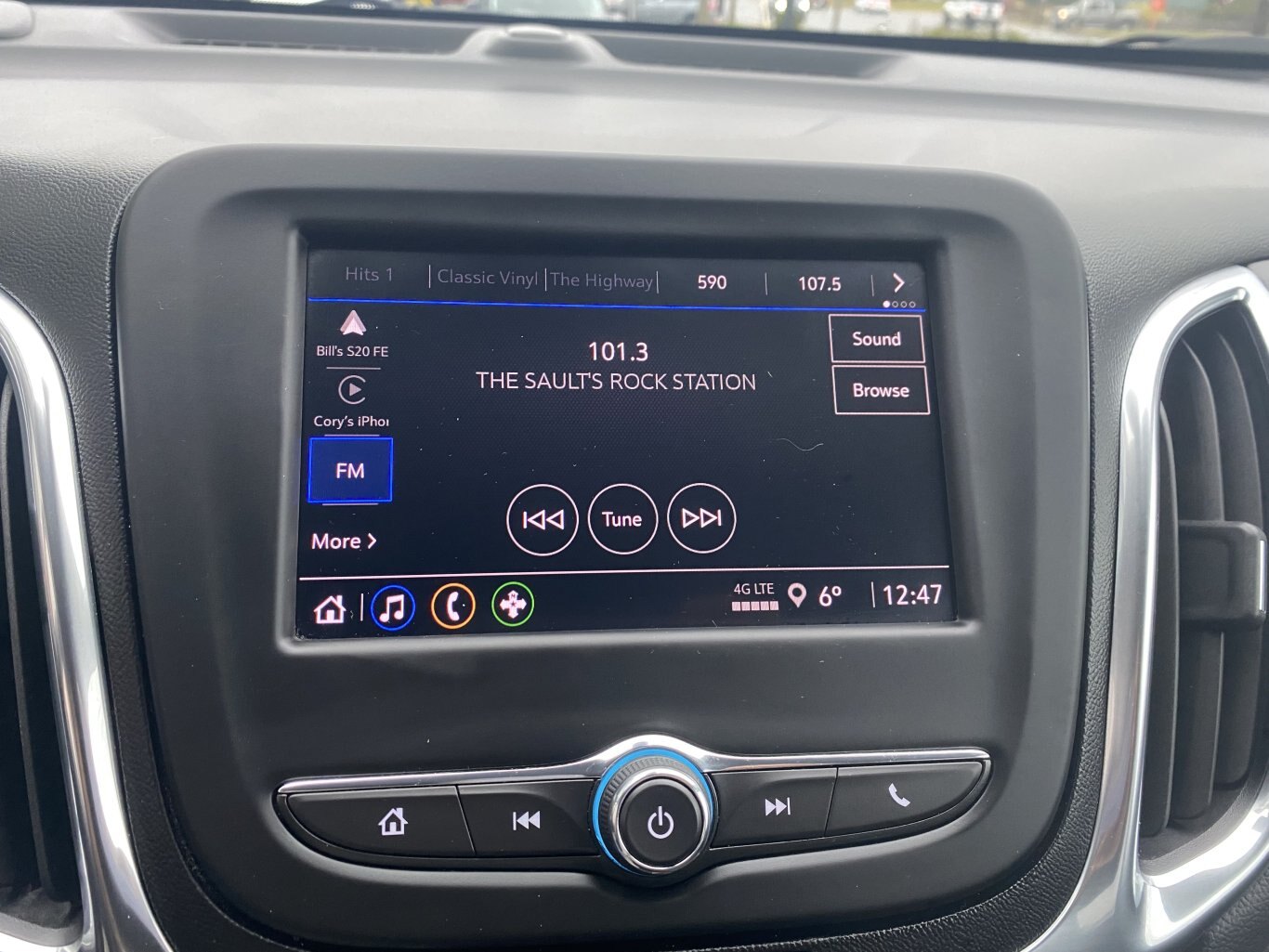 2022 CHEVROLET EQUINOX LT AWD (PREVIOUS RENTAL) WITH HEATED SEATS, REARVIEW CAMERA, ONSTAR SERVICES AND REMOTE START!!