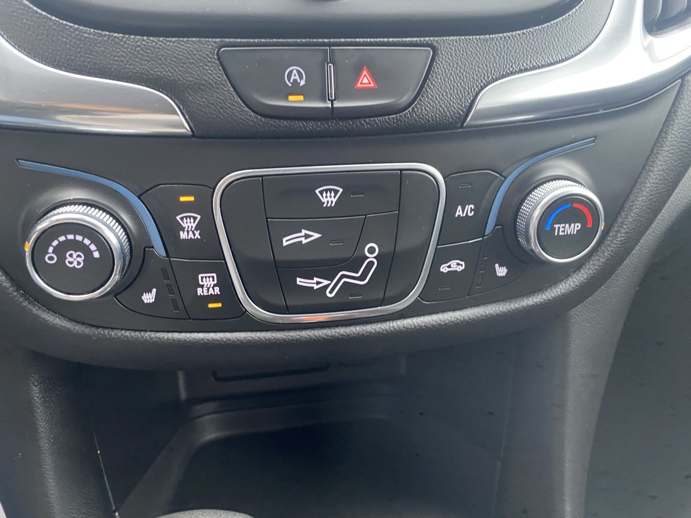 2022 CHEVROLET EQUINOX LT AWD (PREVIOUS RENTAL) WITH HEATED SEATS, REARVIEW CAMERA, ONSTAR SERVICES AND REMOTE START!!