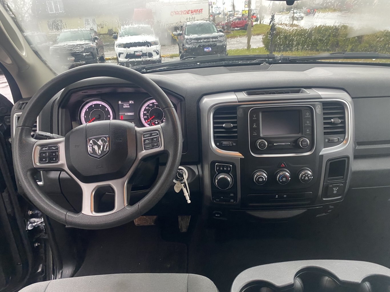 2023 RAM 1500 CLASSIC SLT 4X4 CREWCAB (PREVIOUS RENTAL) WITH REARVIEW CAMERA!!