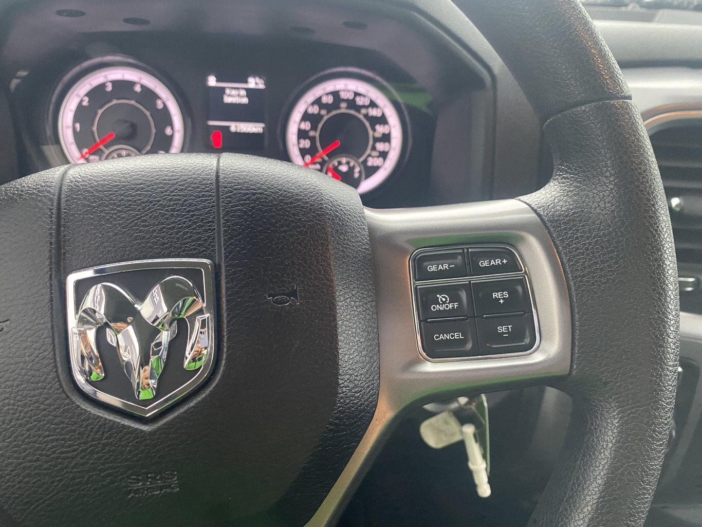 2023 RAM 1500 CLASSIC SLT 4X4 CREWCAB (PREVIOUS RENTAL) WITH REARVIEW CAMERA!!