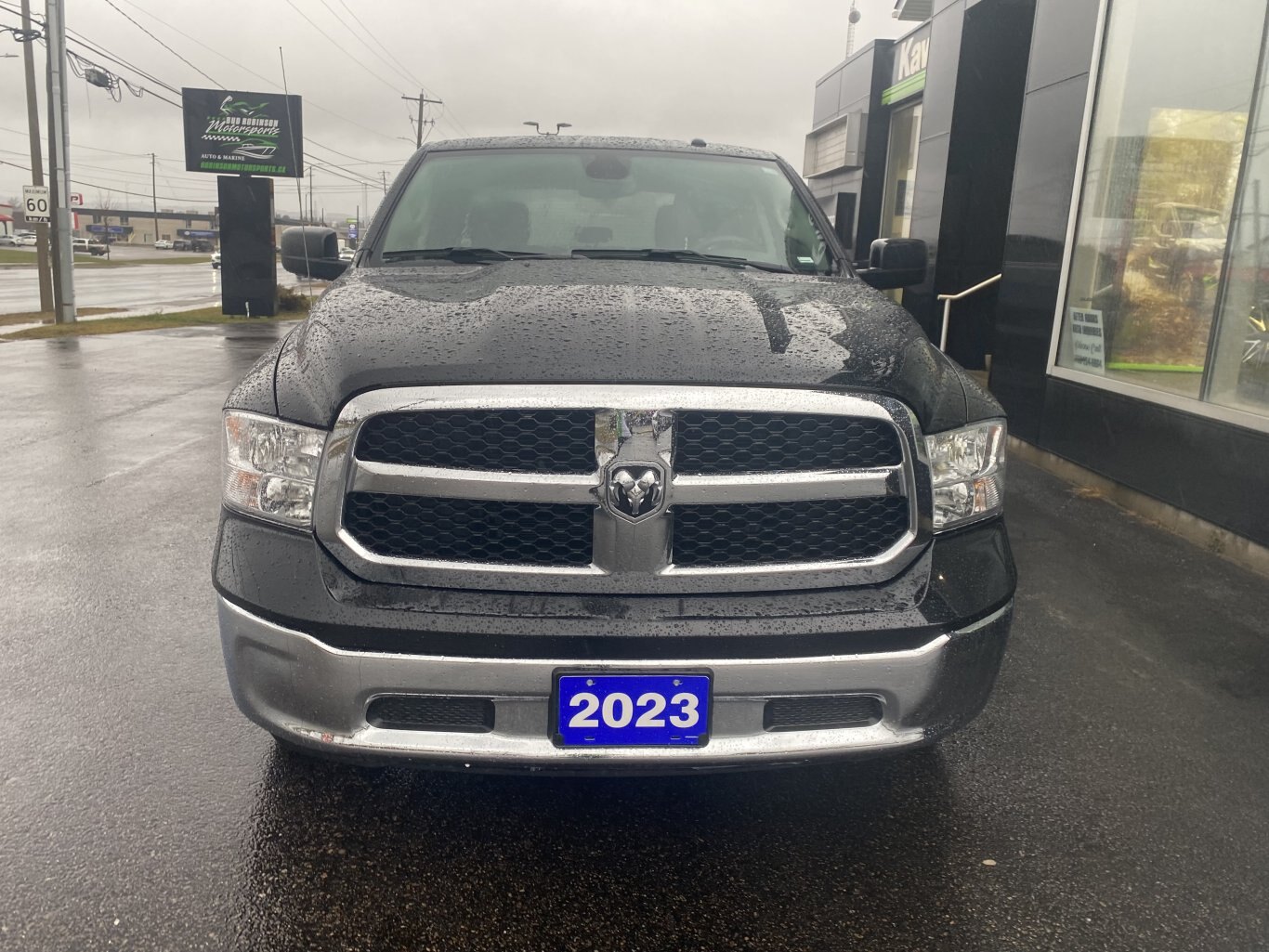 2023 RAM 1500 CLASSIC SLT 4X4 CREWCAB (PREVIOUS RENTAL) WITH REARVIEW CAMERA!!