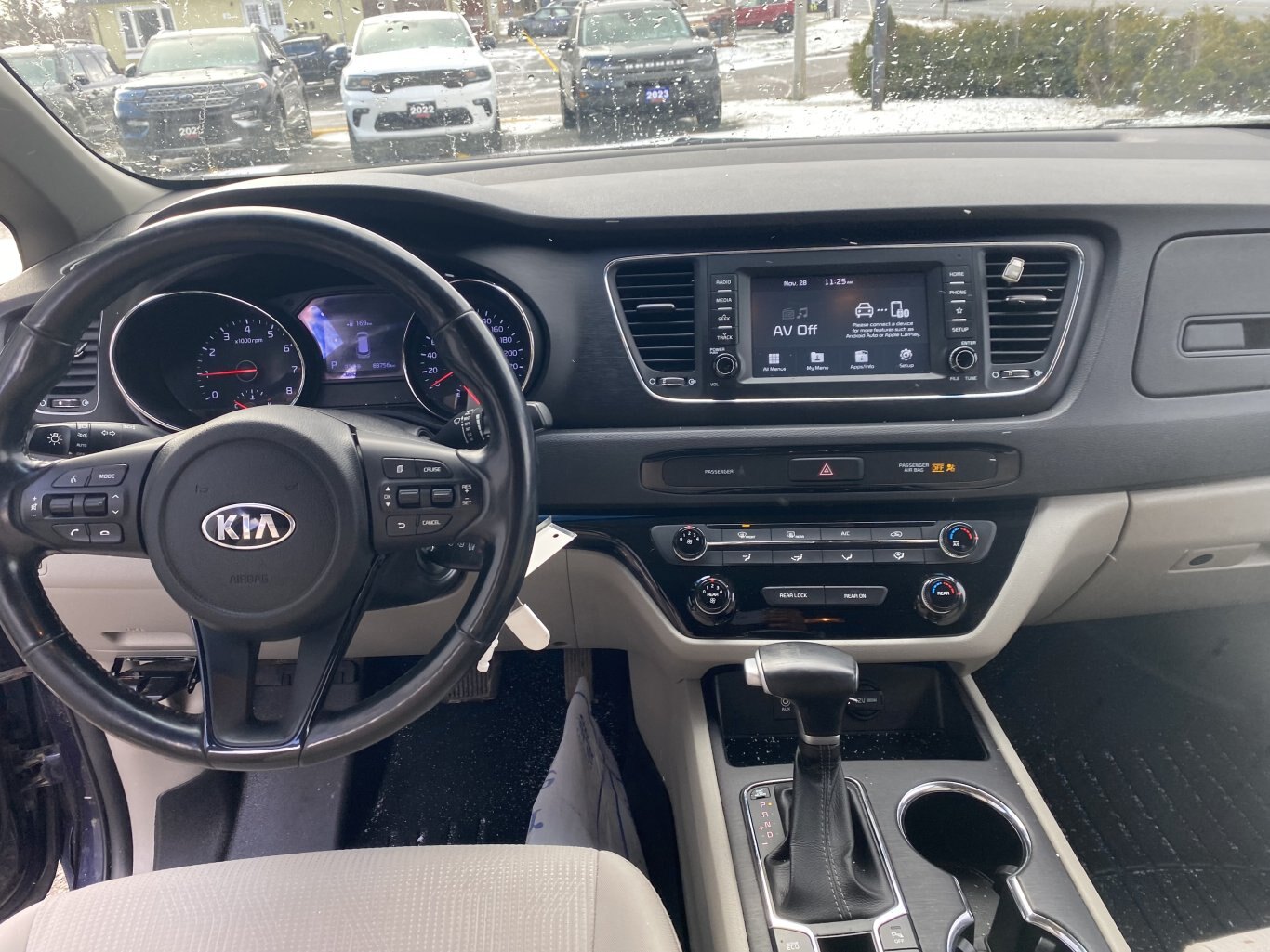 2020 KIA SEDONA LX FWD 7 PASSENGER WITH REARVIEW CAMERA!!