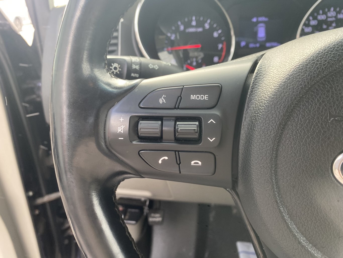 2020 KIA SEDONA LX FWD 7 PASSENGER WITH REARVIEW CAMERA!!