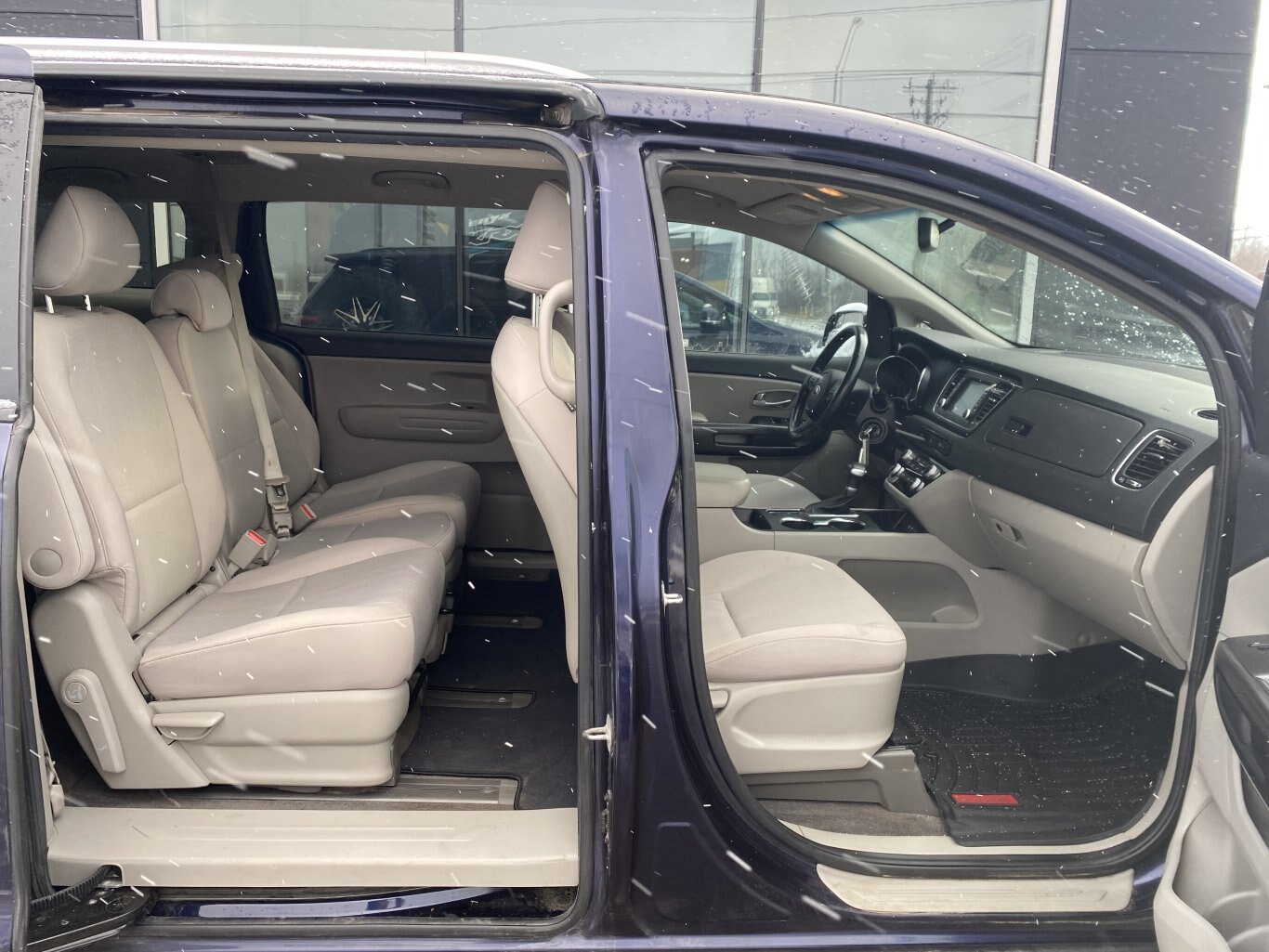 2020 KIA SEDONA LX FWD 7 PASSENGER WITH REARVIEW CAMERA!!