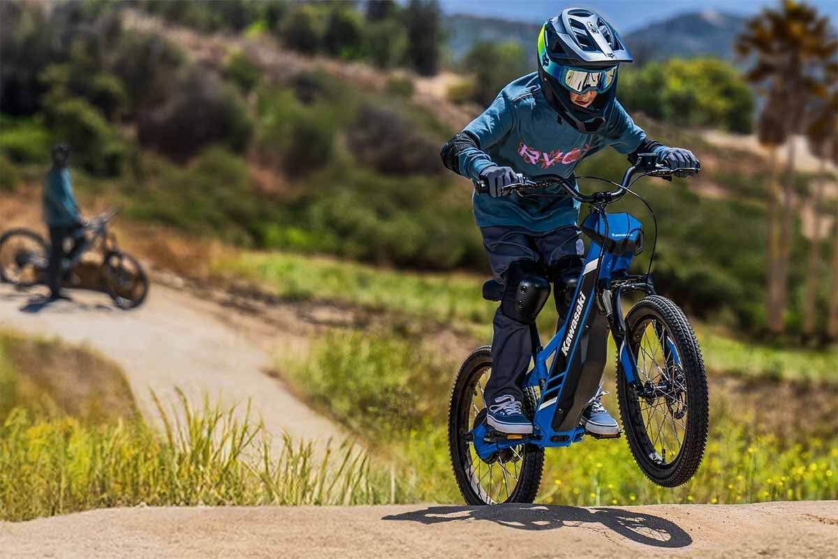 2027 Kawasaki ELEKTRODE 20 Candy Plasma Blue