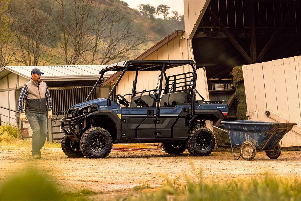 2027 Kawasaki MULE PRO FXT 1000 LE Metallic Light Gray