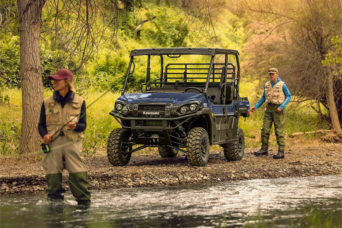 2027 Kawasaki MULE PRO FXT 1000 LE Metallic Light Gray